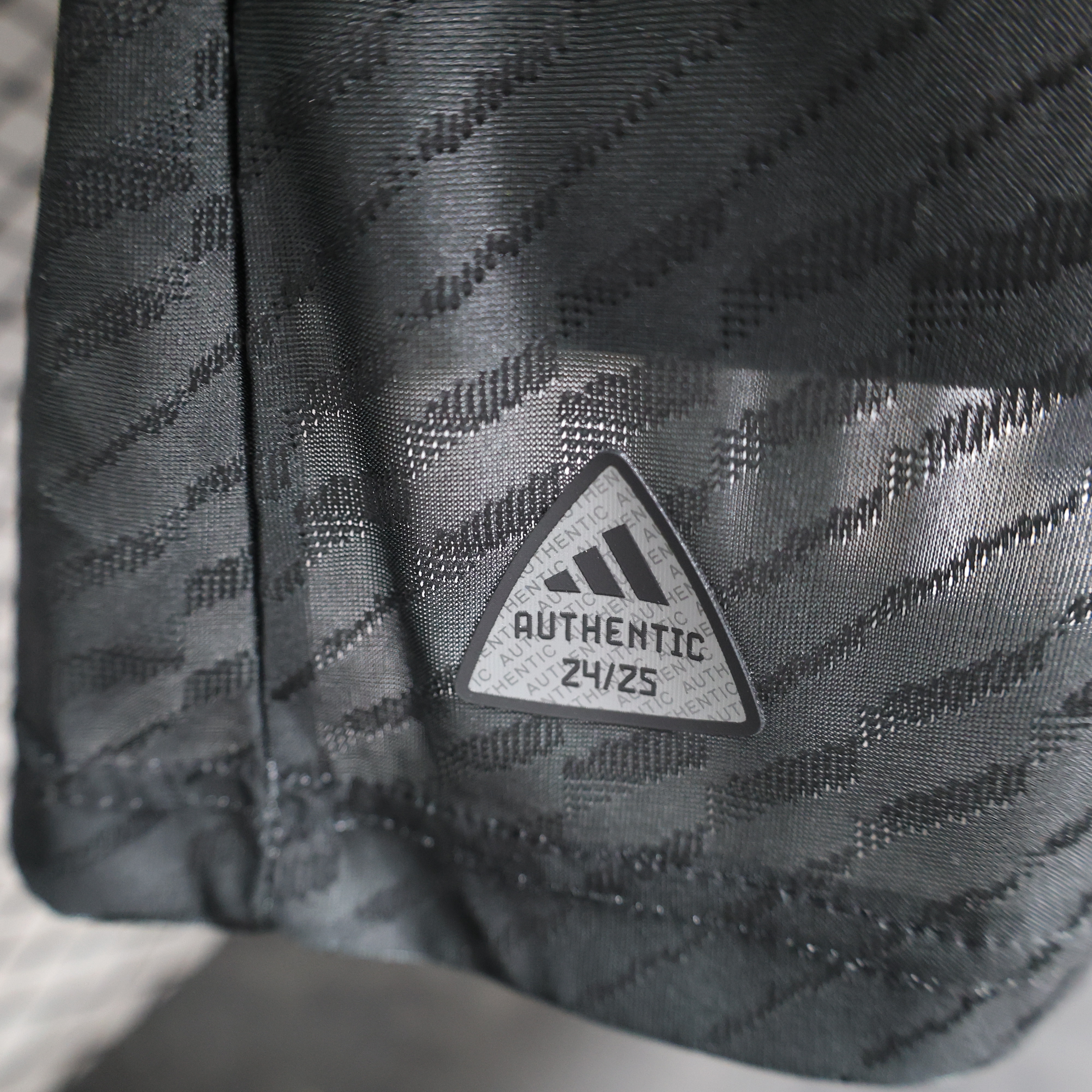 Real Madrid 24-25 Gold Dragon Special Edition White Jersey - Player Version - SOCCERDEALSHOP