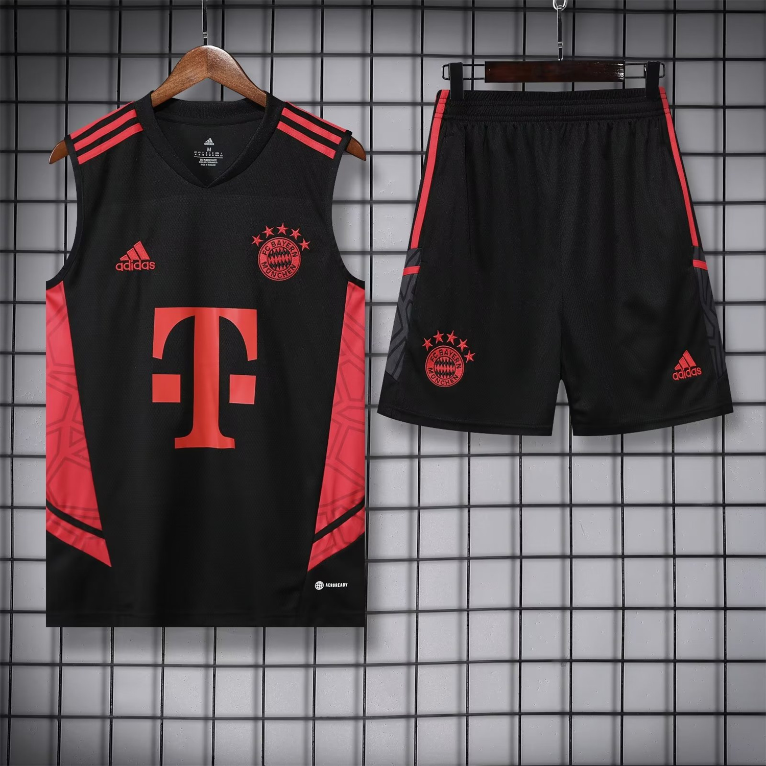Bayern Munich 23-24 Black & Red Training Vest Suit - SOCCERDEALSHOP