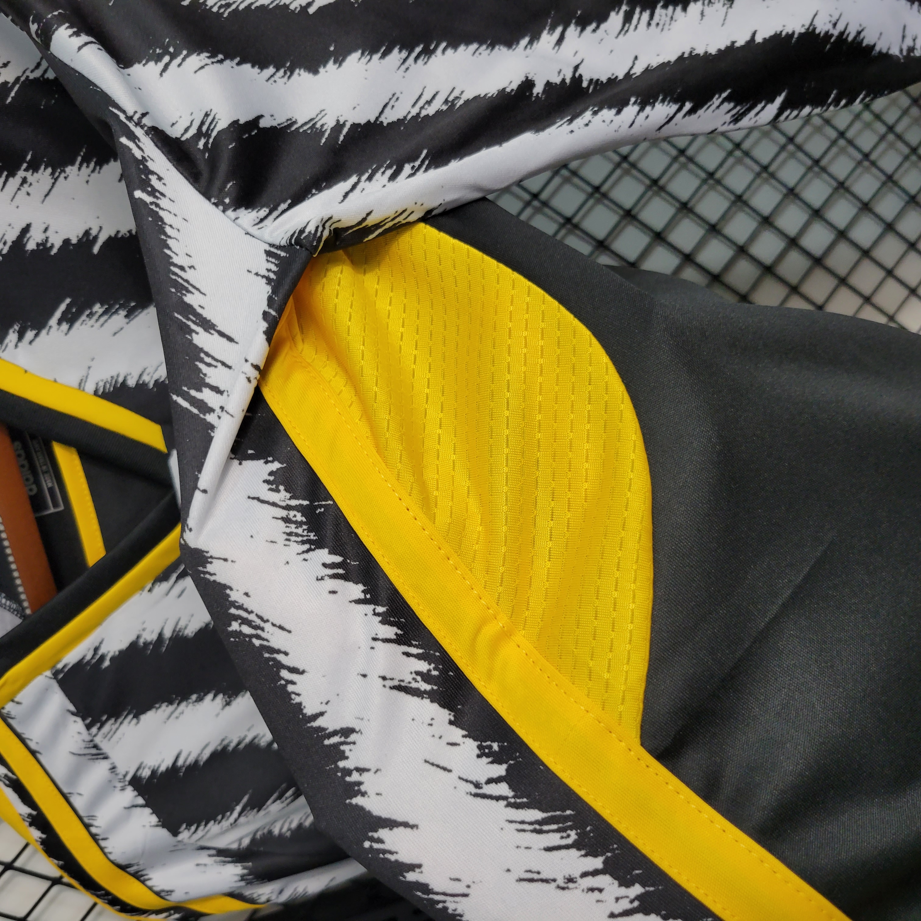 23-24 Juventus Home Long Sleeve Jersey - Fans Version - SOCCERDEALSHOP