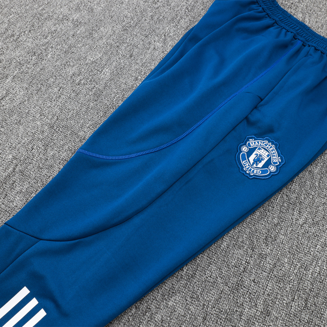 Manchester United 23-24 Men's Training Hoodie + Pants - Blue - SOCCERDEALSHOP