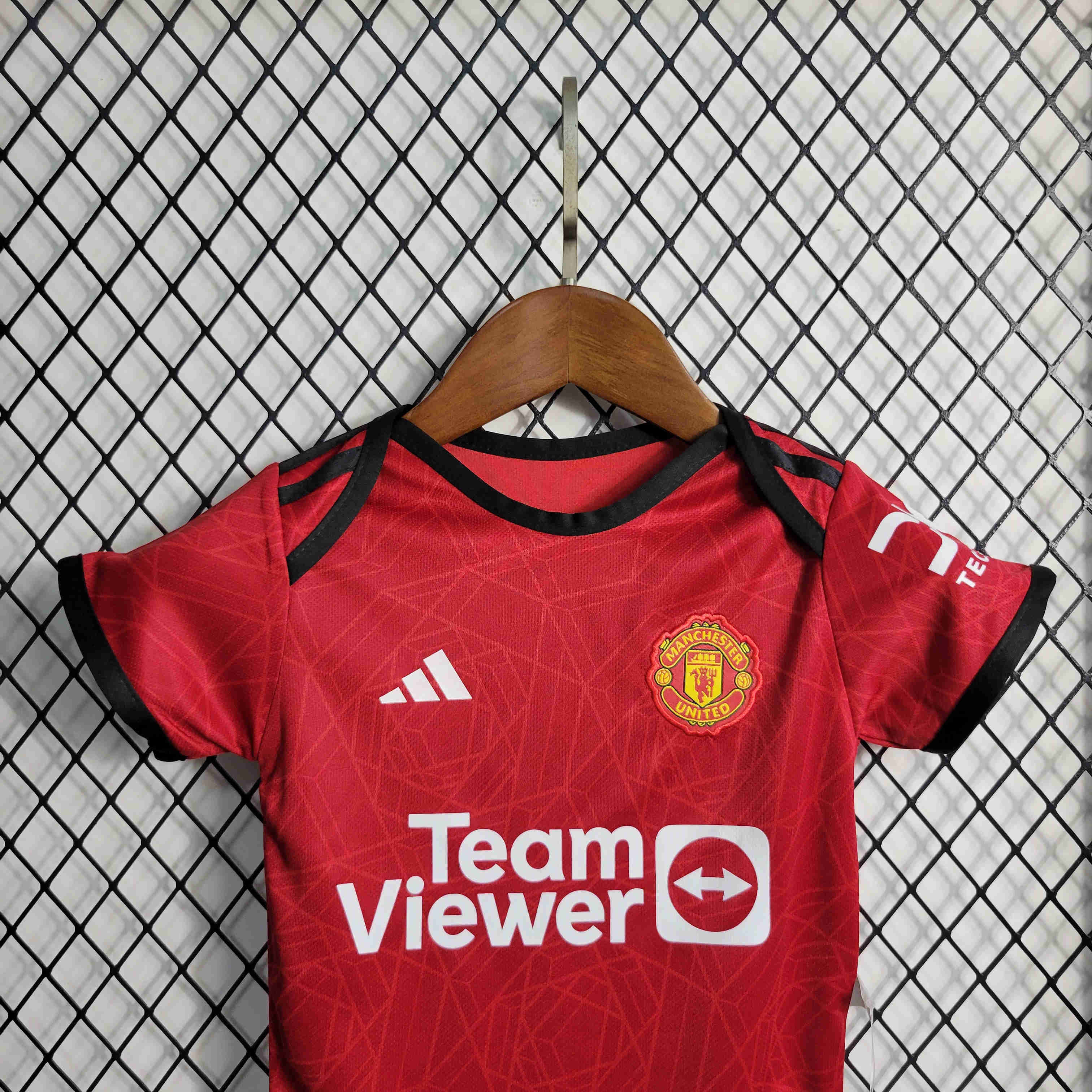 23-24 Manchester United Home Baby Kit Crawling Suit Size 9-12 - SOCCERDEALSHOP