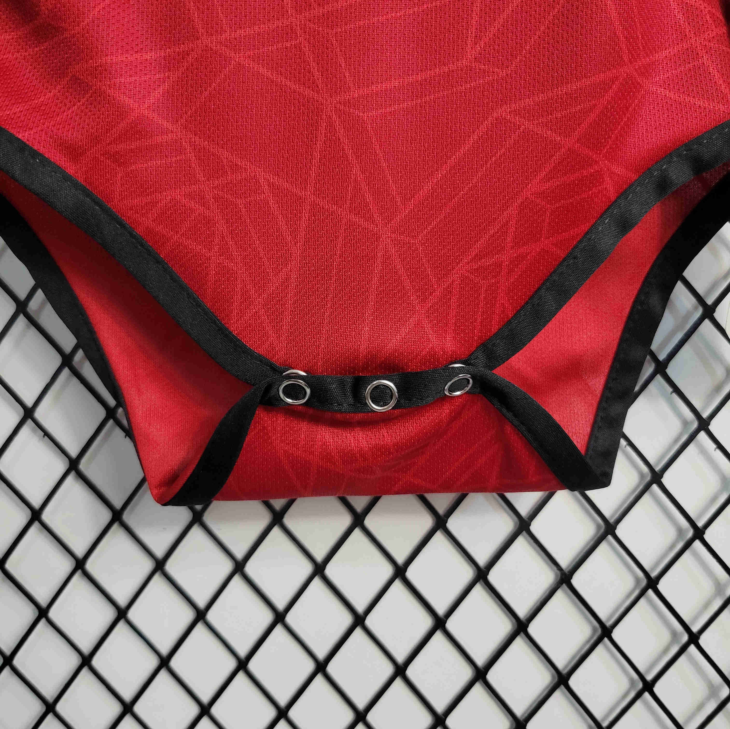 23-24 Manchester United Home Baby Kit Crawling Suit Size 9-12 - SOCCERDEALSHOP