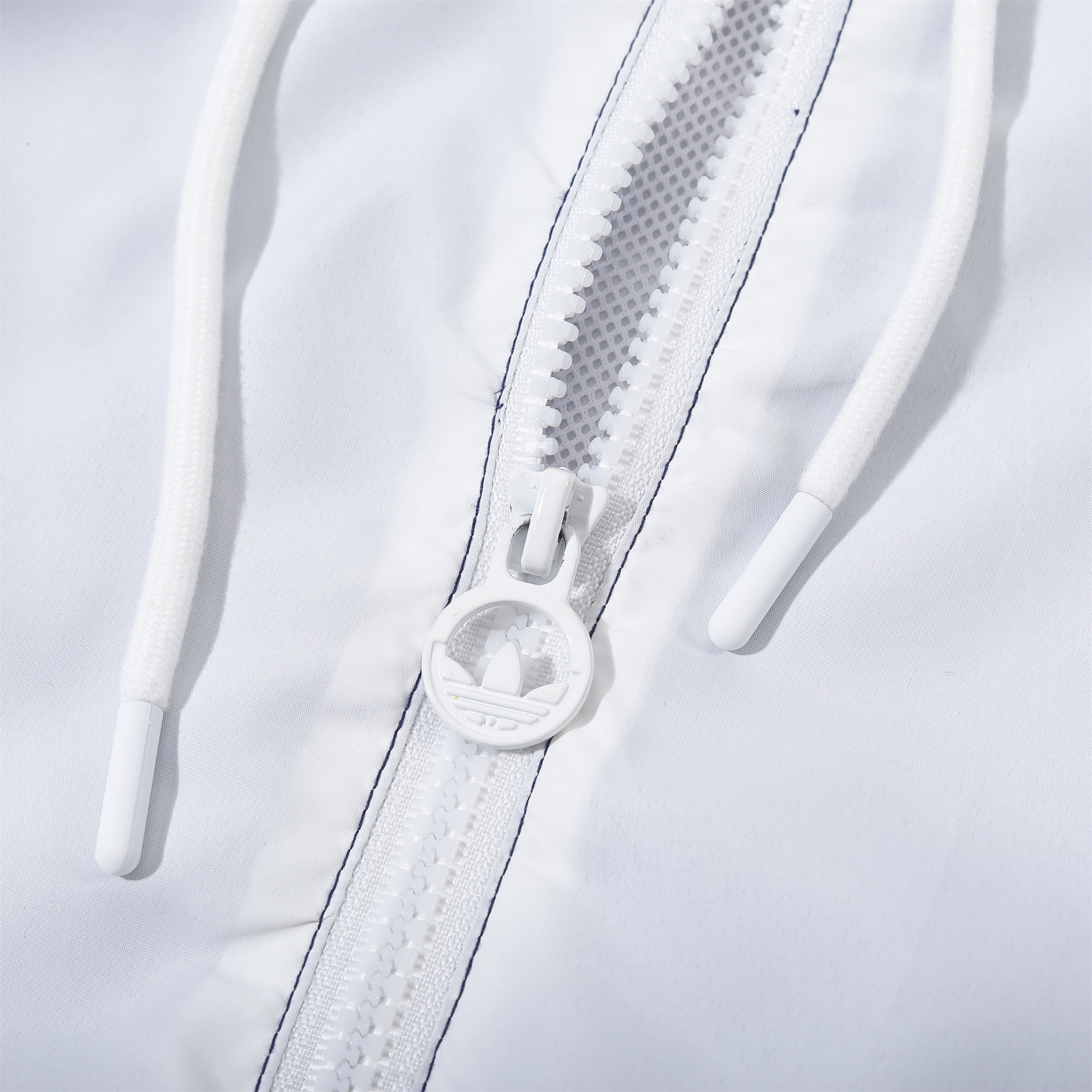 Real Madrid 24-25 White Hooded Windbreaker - Player Version - SOCCERDEALSHOP