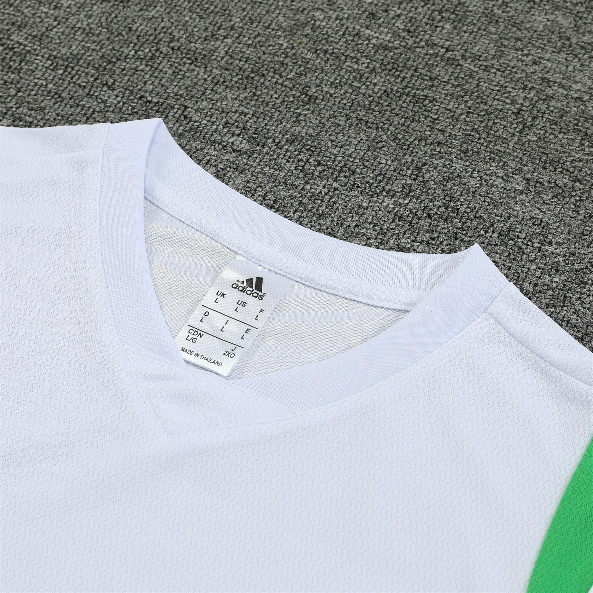 Manchester United 23-24 Vest Training Set White - SOCCERDEALSHOP