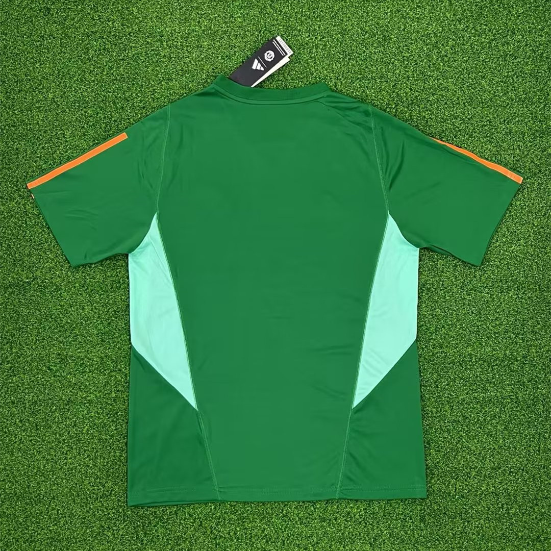 Manchester United 23-24 Pre-match Jersey - Fans Version - SOCCERDEALSHOP