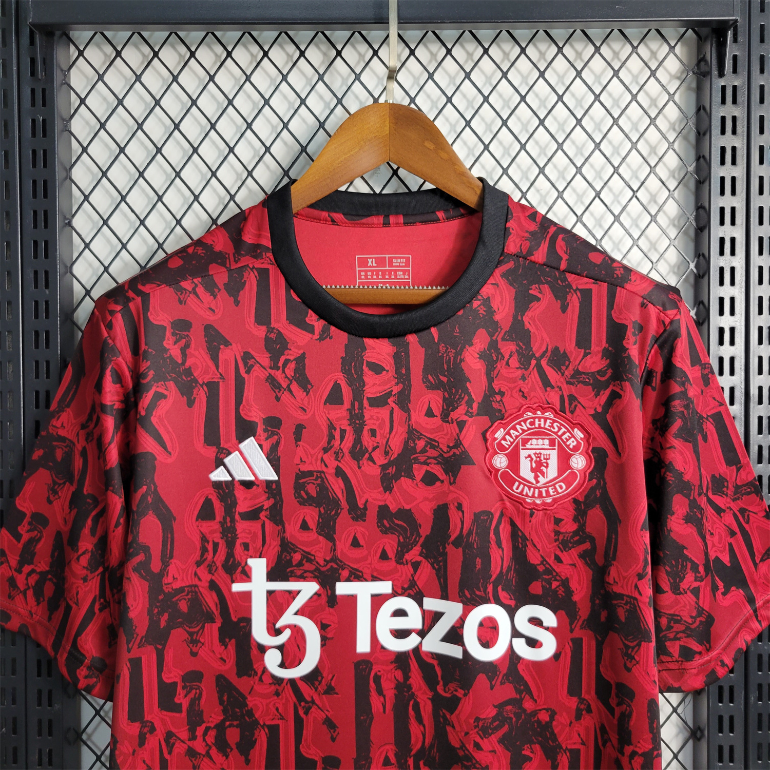Manchester United 23-24 Red Black Training Jersey - Fans Version - SOCCERDEALSHOP