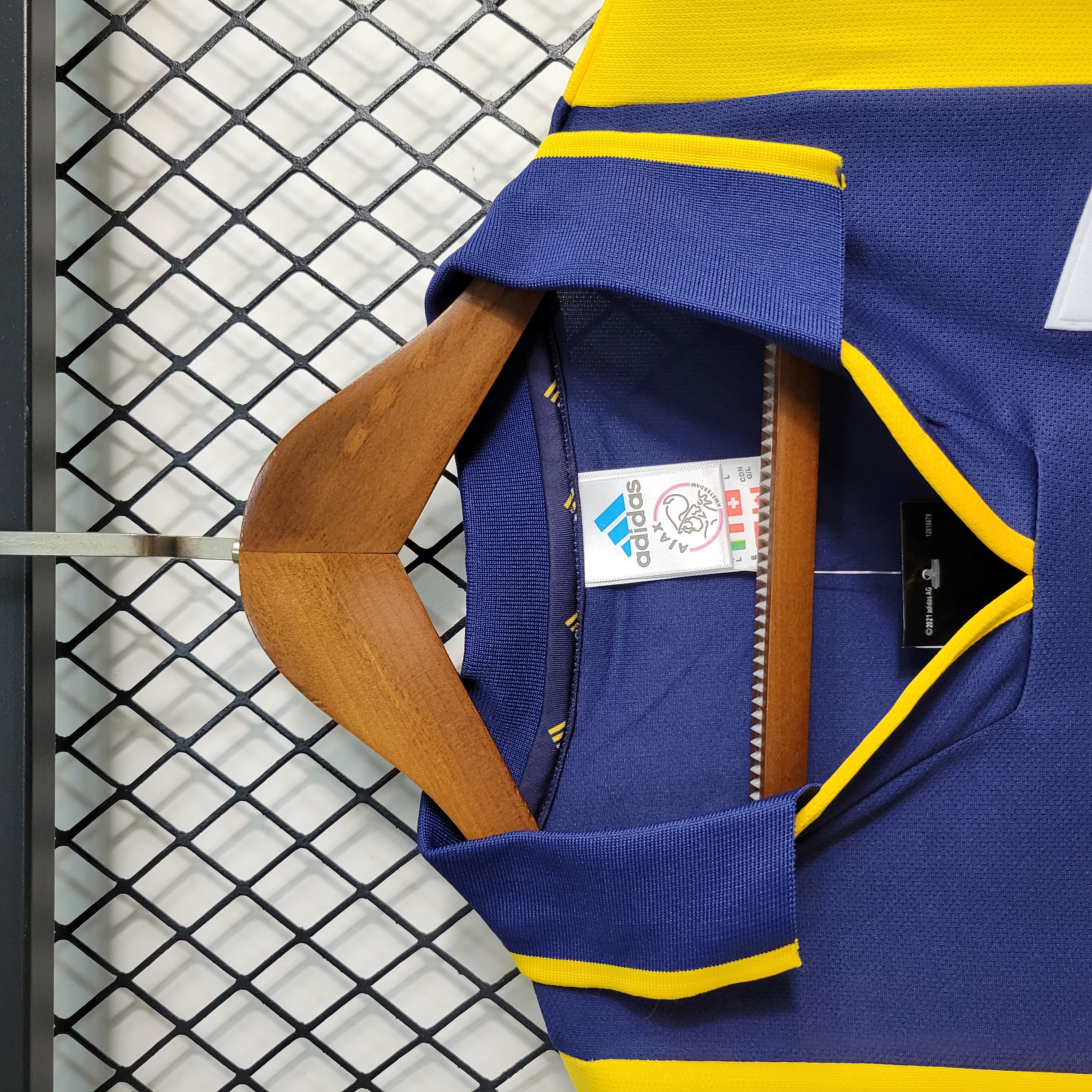 Retro Ajax 2000-01 Away Jersey - SOCCERDEALSHOP