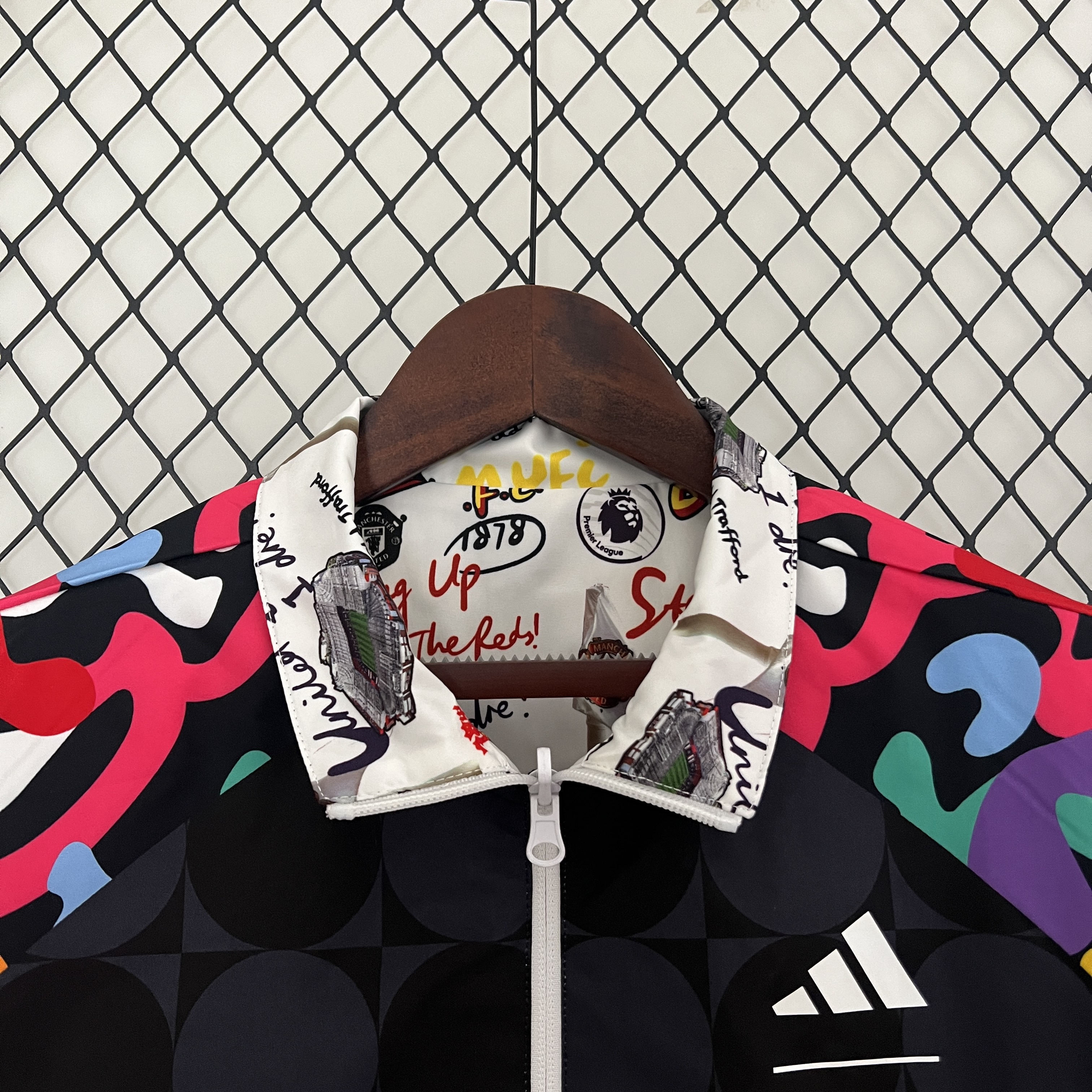 Manchester United 23-24 Double Sided Windbreaker - Graffiti Style - SOCCERDEALSHOP