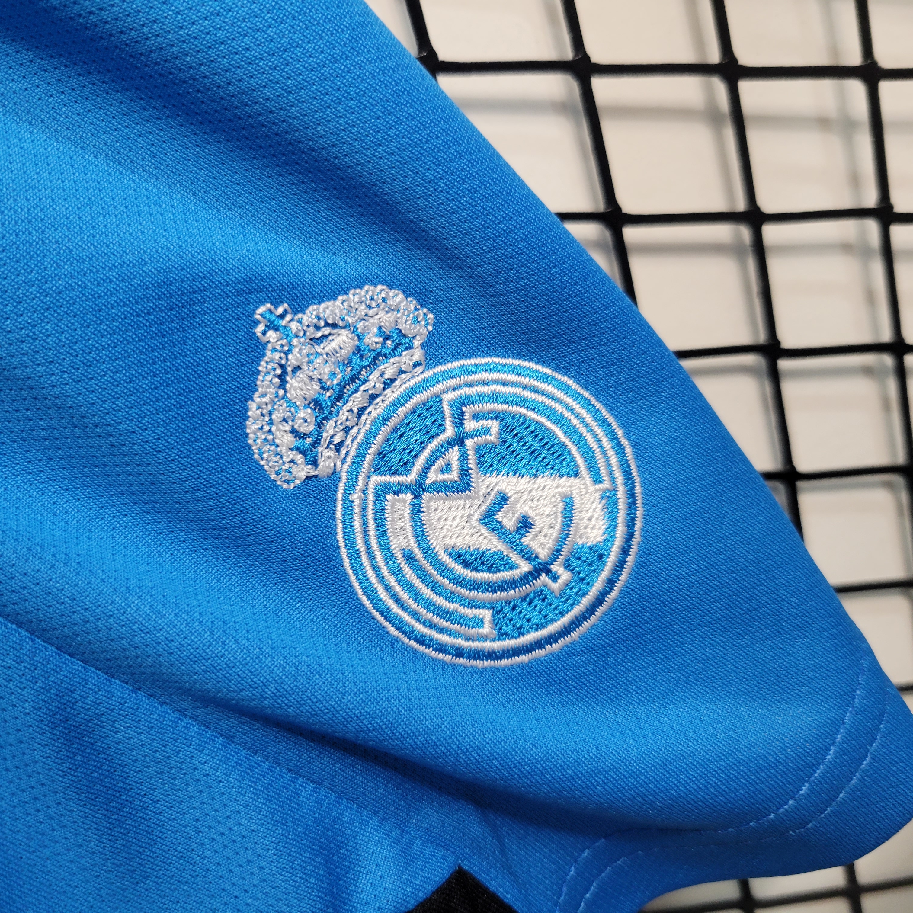 Real Madrid 23-24 Blue Goalkeeper Kids Kit - SOCCERDEALSHOP