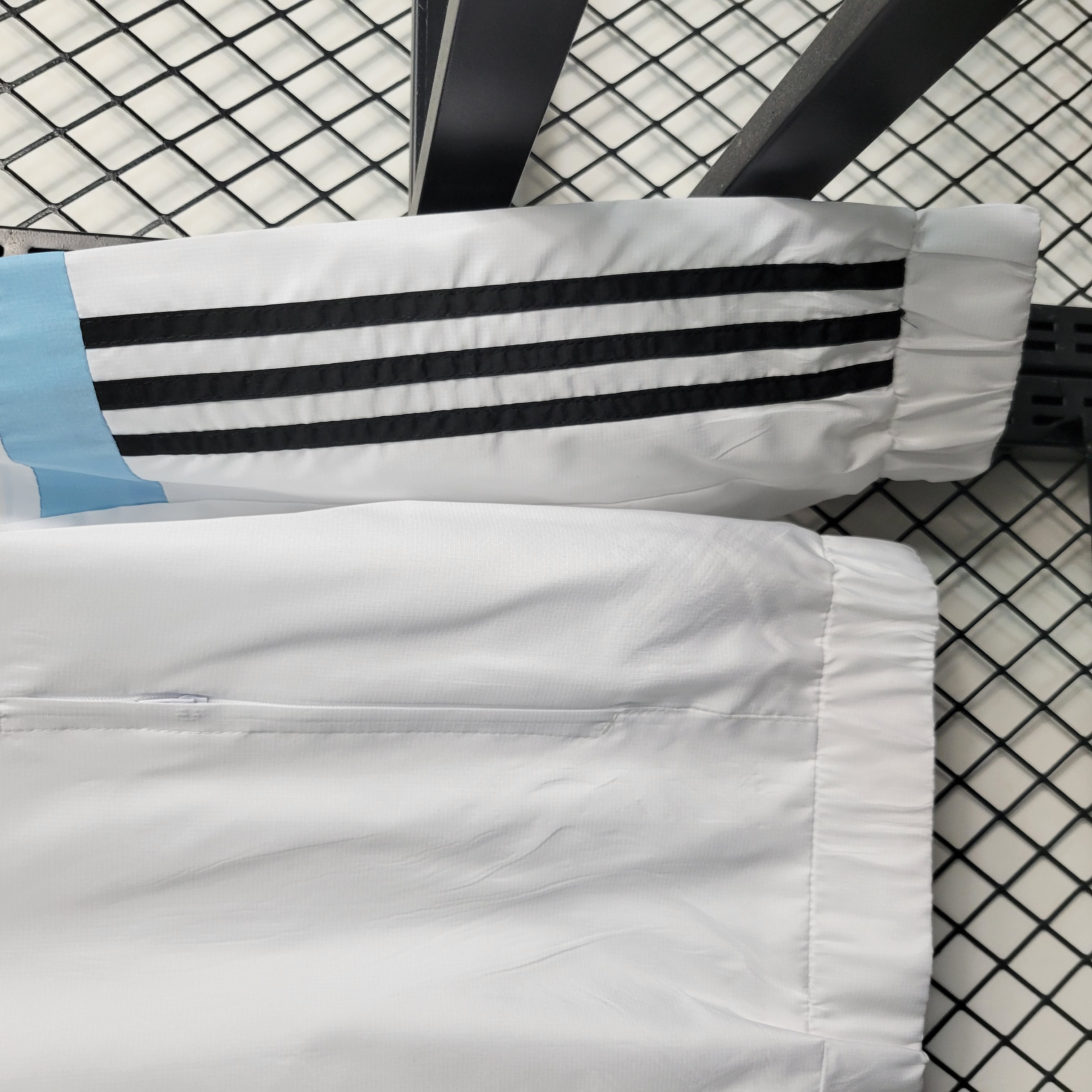 23-24 Manchester United White Windbreaker S-XXL - SOCCERDEALSHOP