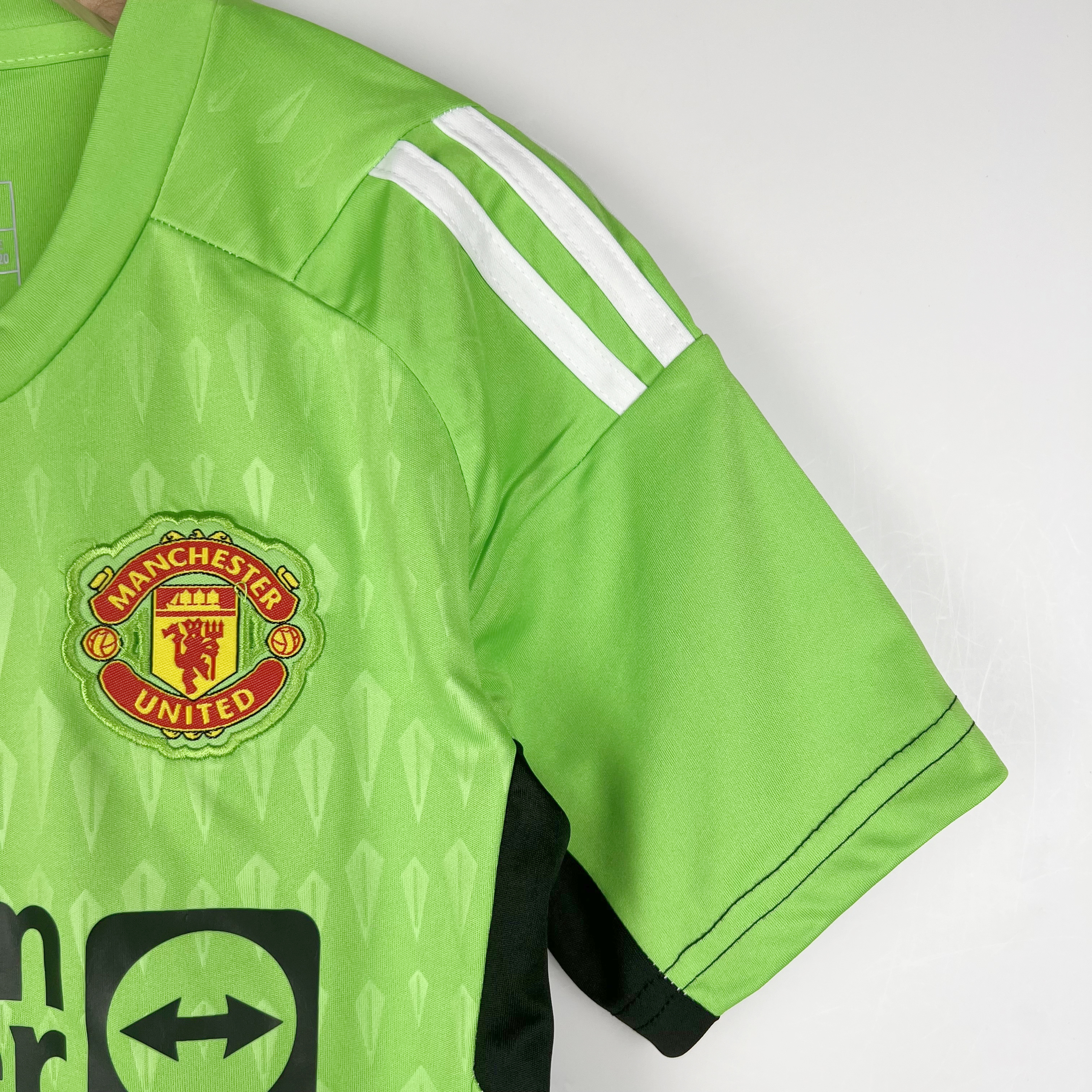 Manchester United 23-24 Green Goalkeeper Kids Kit - SOCCERDEALSHOP