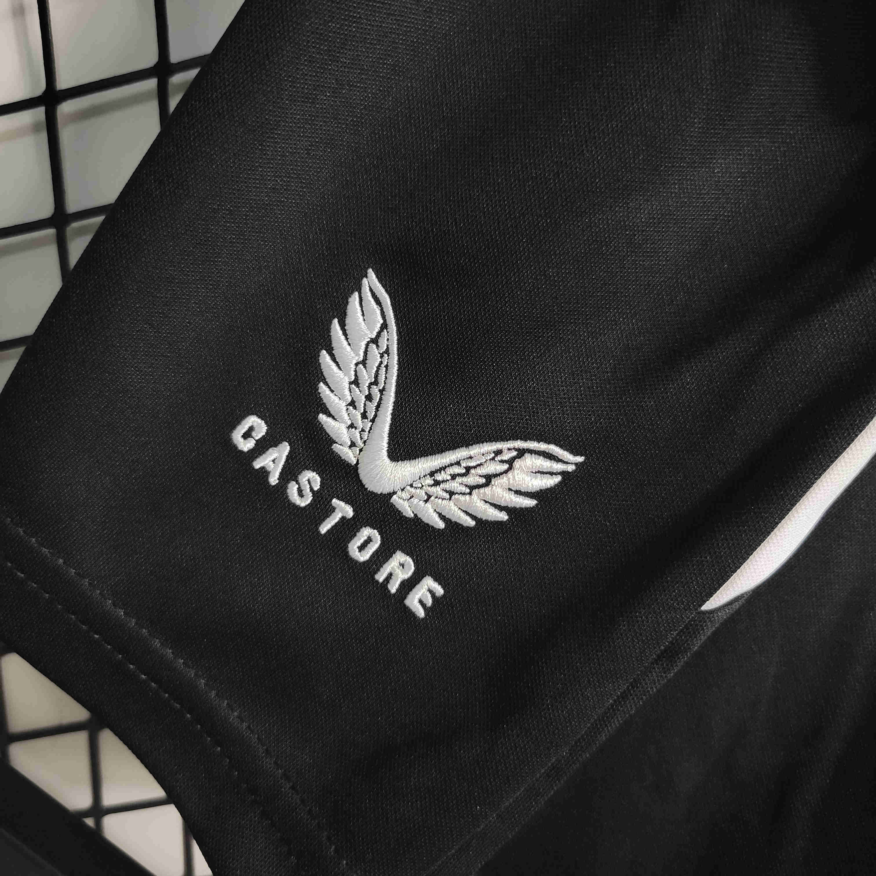 Newcastle United 23-24 Home Kids Kit - SOCCERDEALSHOP