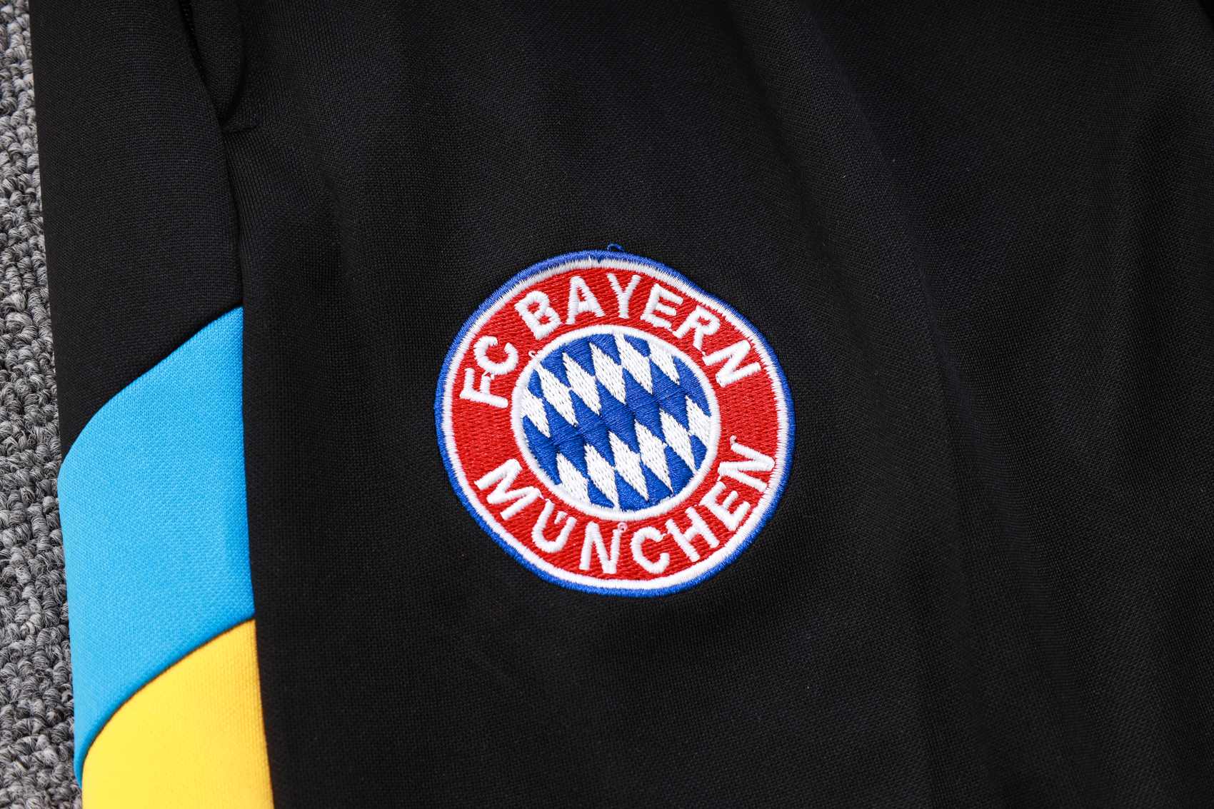 Bayern Munich 23-24 Long Sleeve Training Set -Black and Blue - SOCCERDEALSHOP