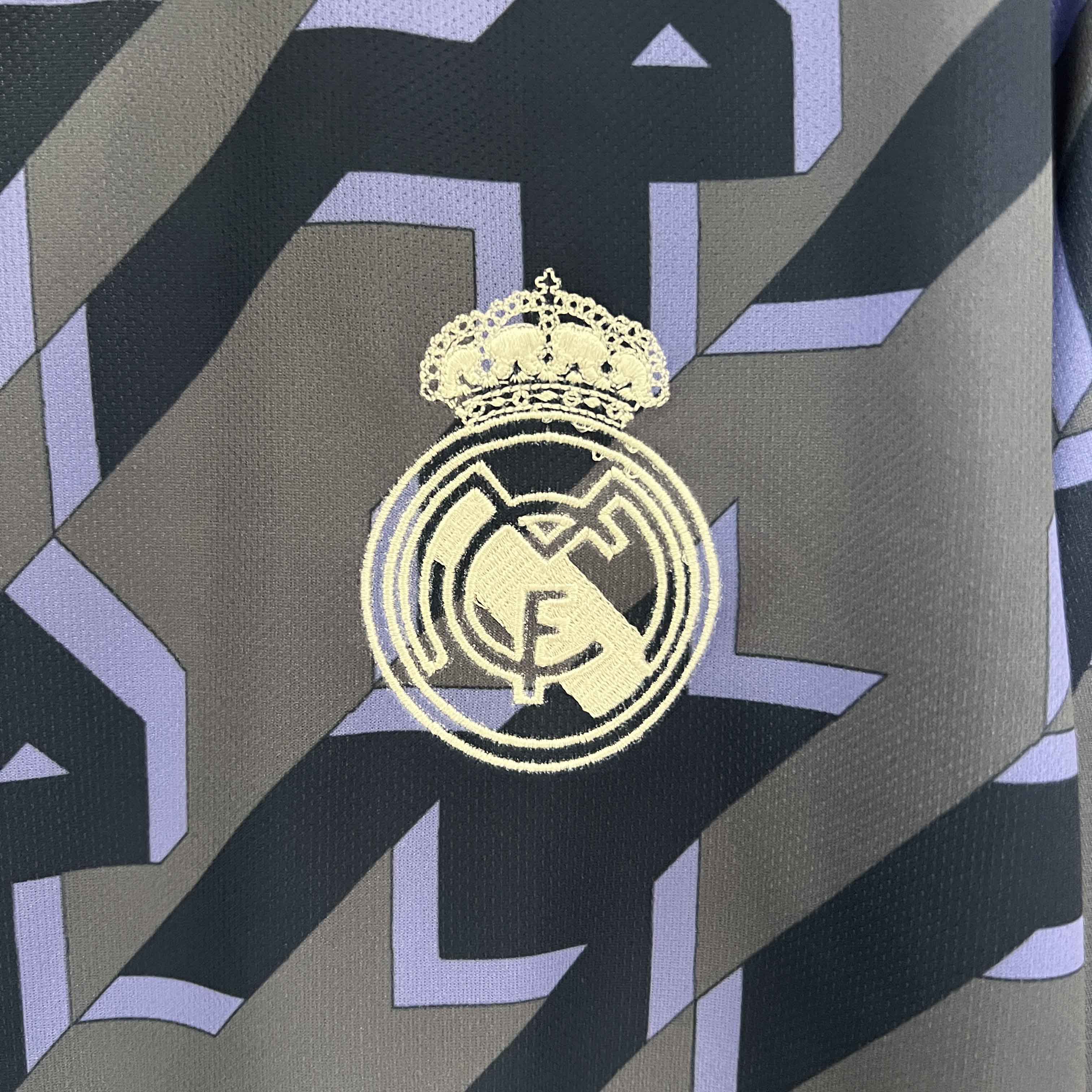 Real Madrid 23-24 Houndstooth Pattern Pre-match Jersey - Fans Version - SOCCERDEALSHOP