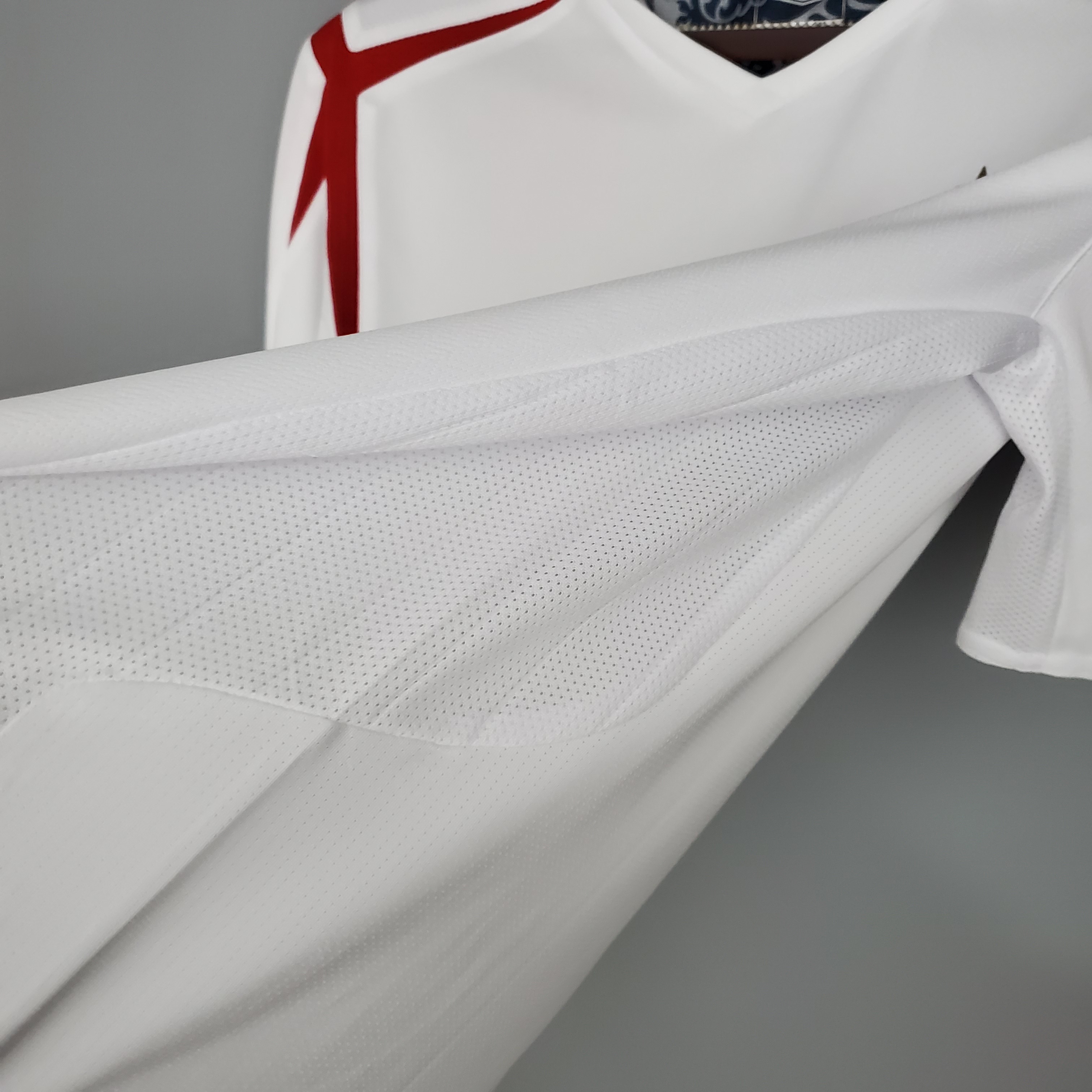 Retro England 2006 Home Stadium Jersey - SOCCERDEALSHOP