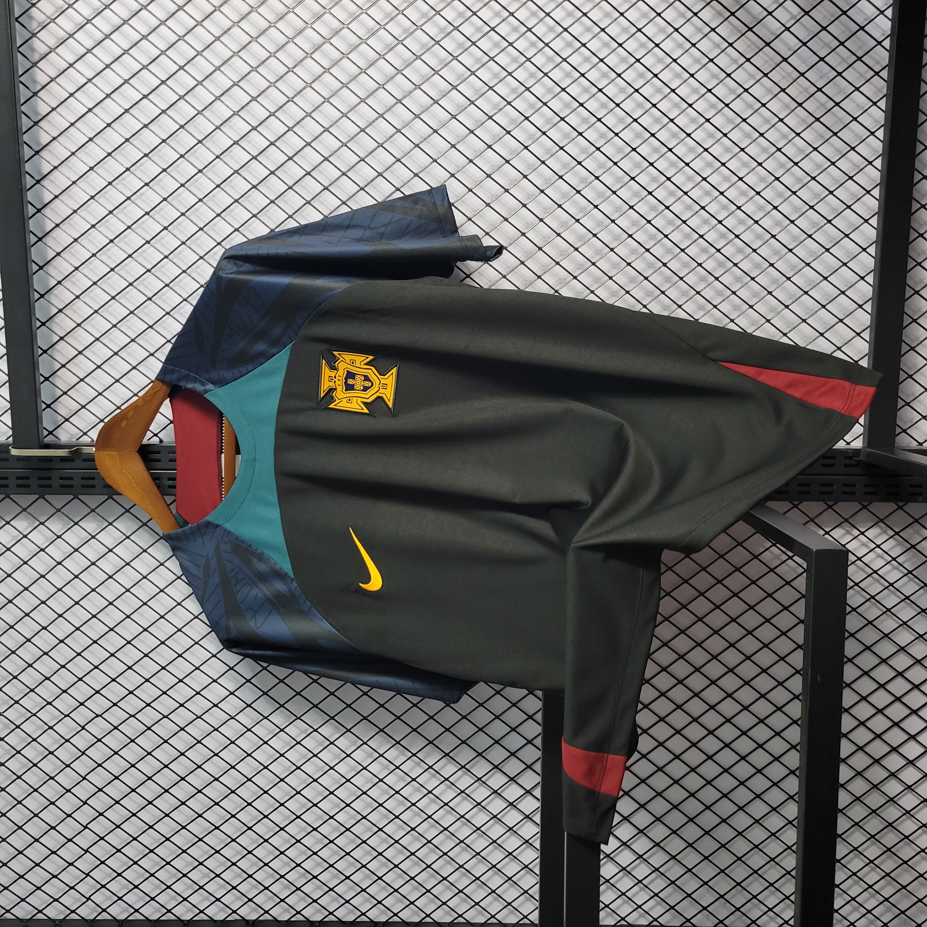 Portugal 22-23 Black Training Jersey - Fans Version - SOCCERDEALSHOP