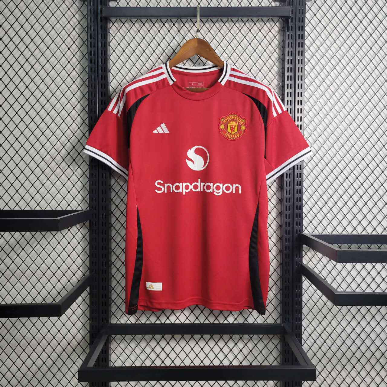 Manchester United 23-24 Training Jersey Red - Fans Version - SOCCERDEALSHOP