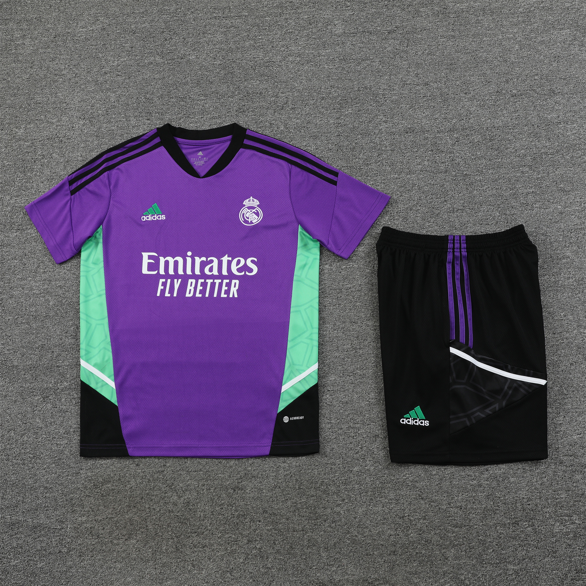 Real Madrid 23-24 Short-Sleeve Training Set - Purple - SOCCERDEALSHOP