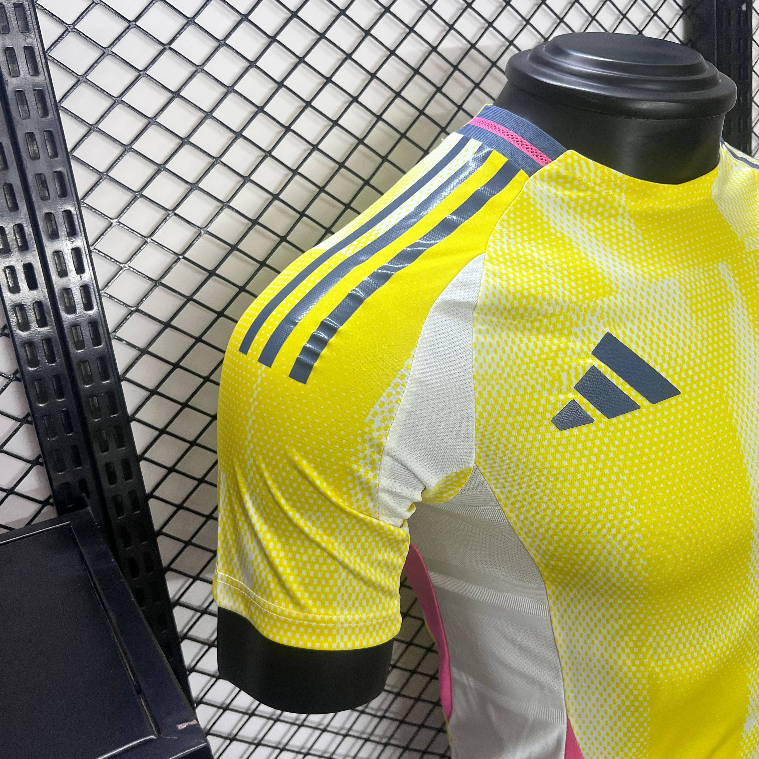 Juventus 24-25 Away Jersey - Player Version - SOCCERDEALSHOP