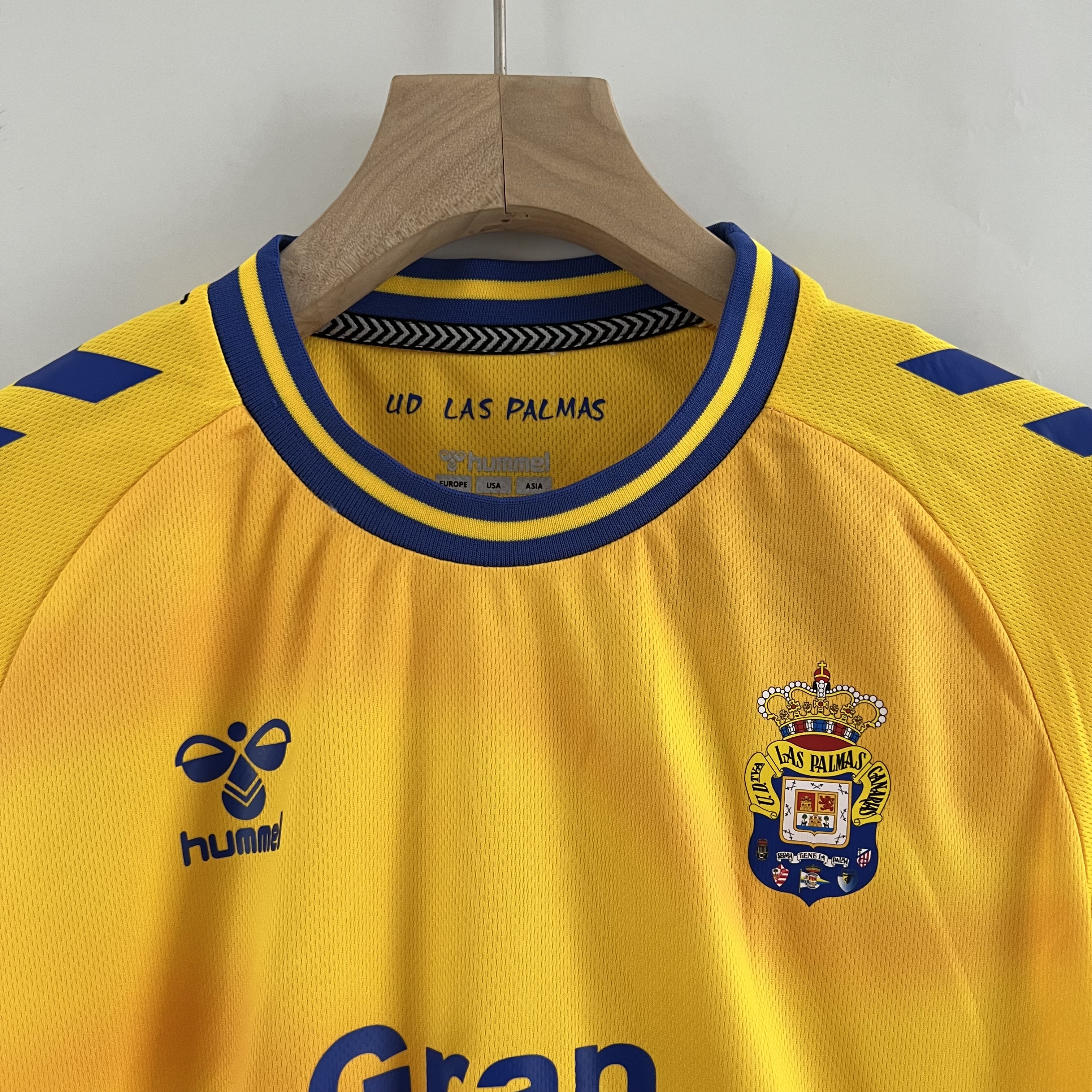 Las Palmas 23-24 Home Stadium Kids Kit - SOCCERDEALSHOP