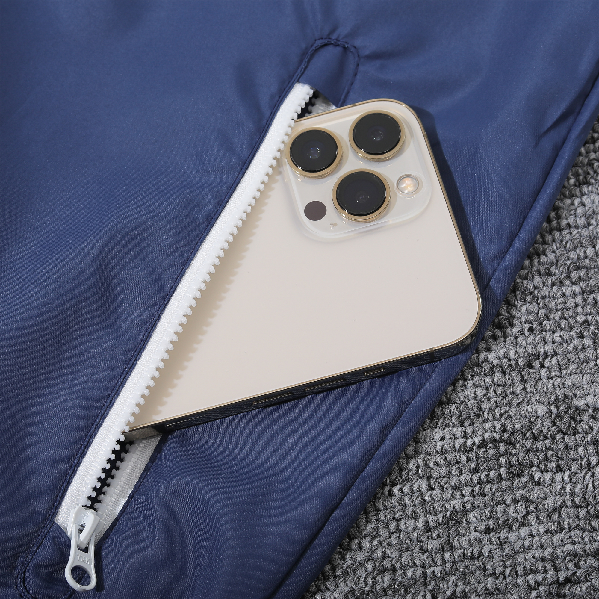 Real Madrid 24-25 White Hooded Windbreaker - Player Version - SOCCERDEALSHOP