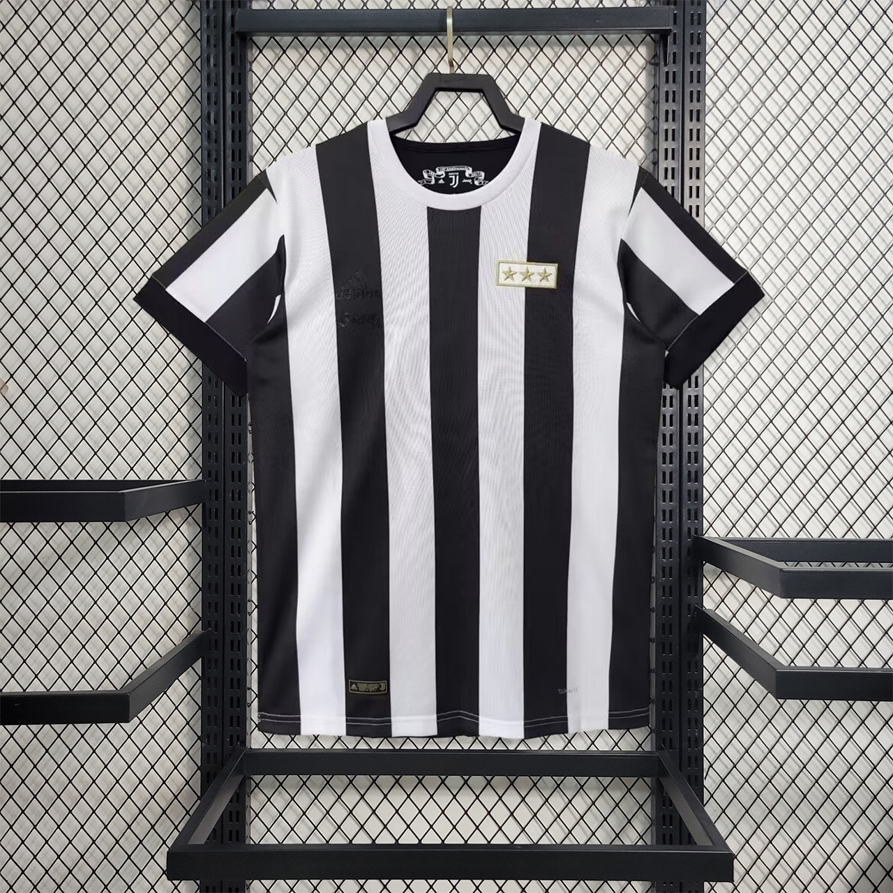 Retro Juventus 2017-18 120th Anniversary Special Edition Jersey - SOCCERDEALSHOP