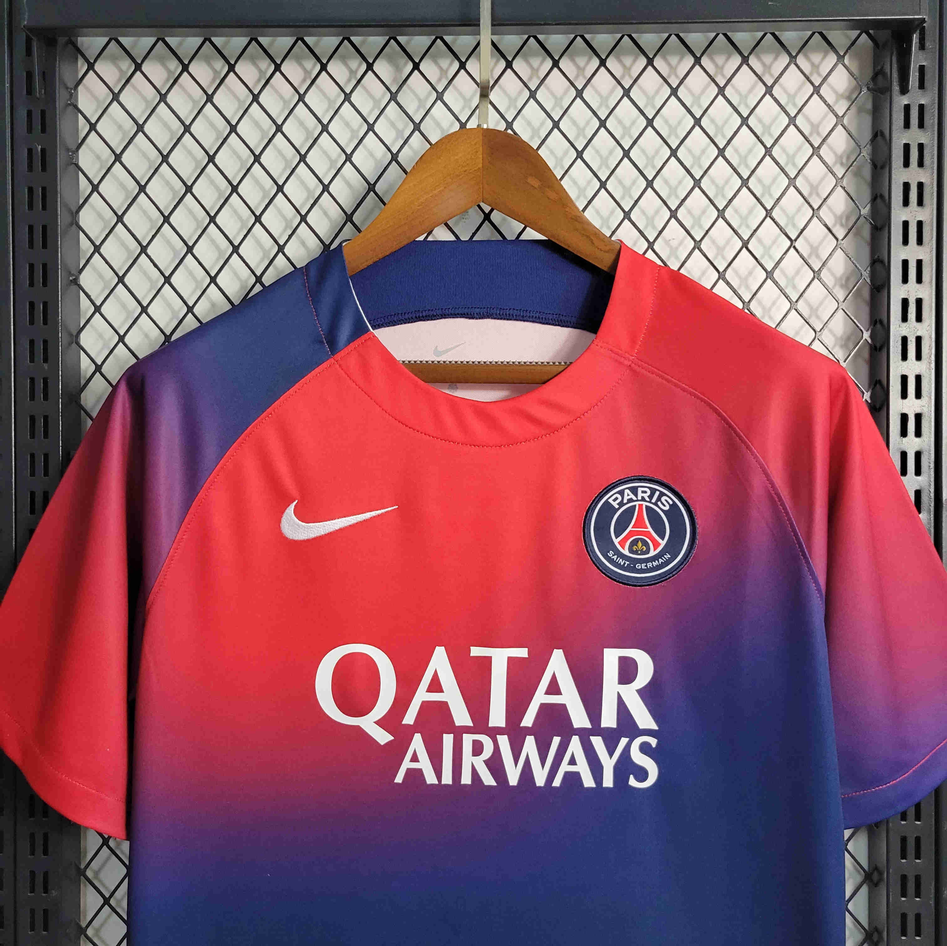 23/24 Paris Saint-Germain PSG Red and Blue Training Jersey - Fans Version - SOCCERDEALSHOP
