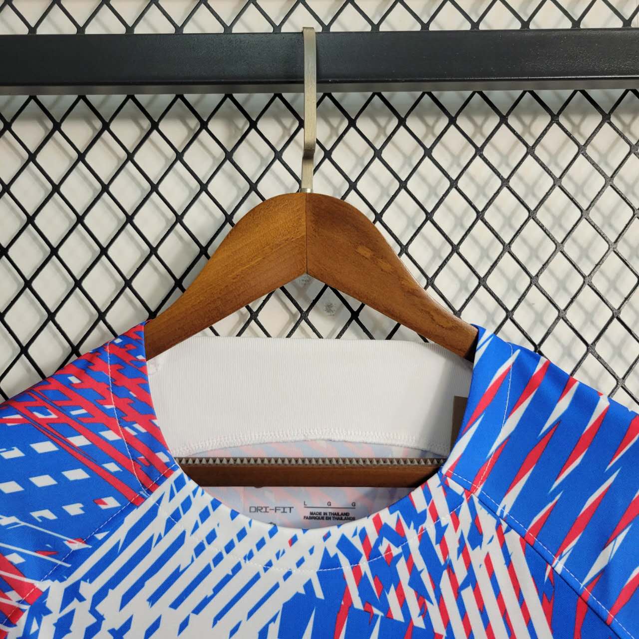 B.A.R.S.A 23-24 Training Jersey - Fans Version - SOCCERDEALSHOP