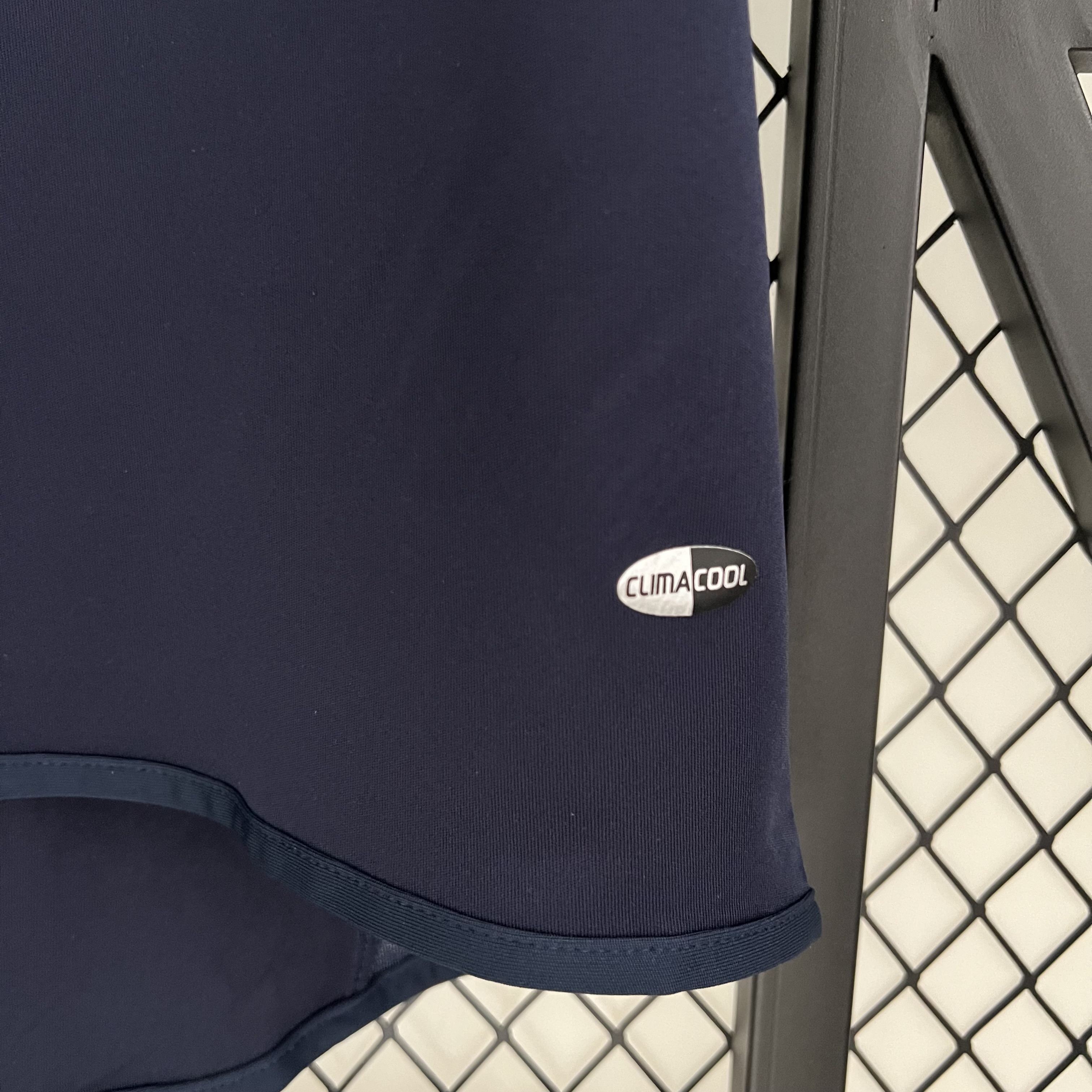 Retro Real Madrid 04-05 Away Stadium Jersey - SOCCERDEALSHOP