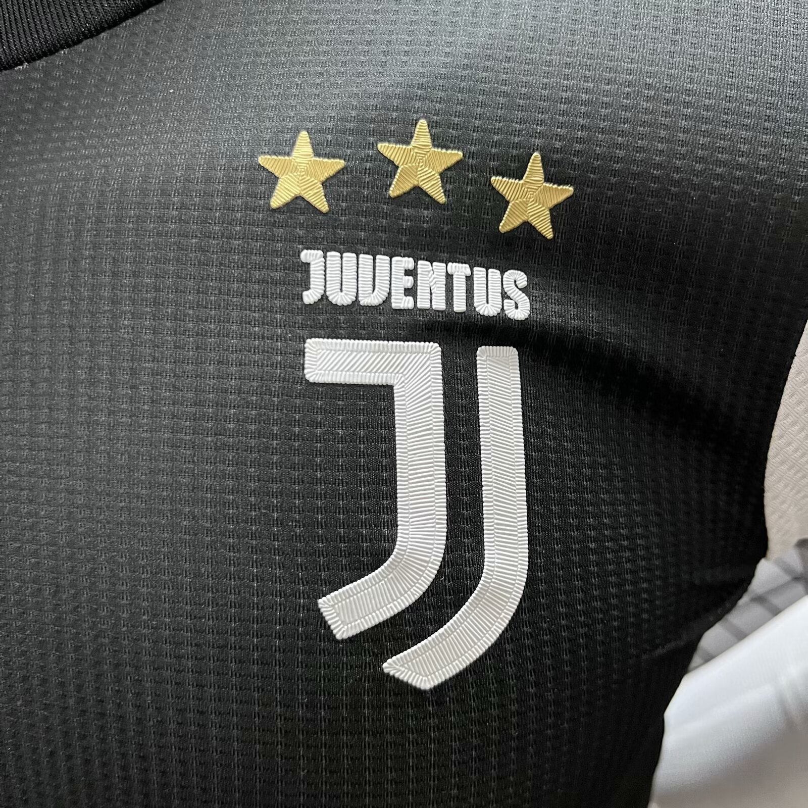 Retro Juventus 2019-20 Home Stadium Long Sleeve Jersey - Player Version - SOCCERDEALSHOP