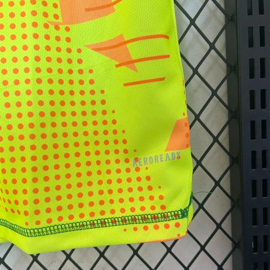 Bayern Munich 24-25 Green Goalkeeper Jersey - Fans Version - SOCCERDEALSHOP