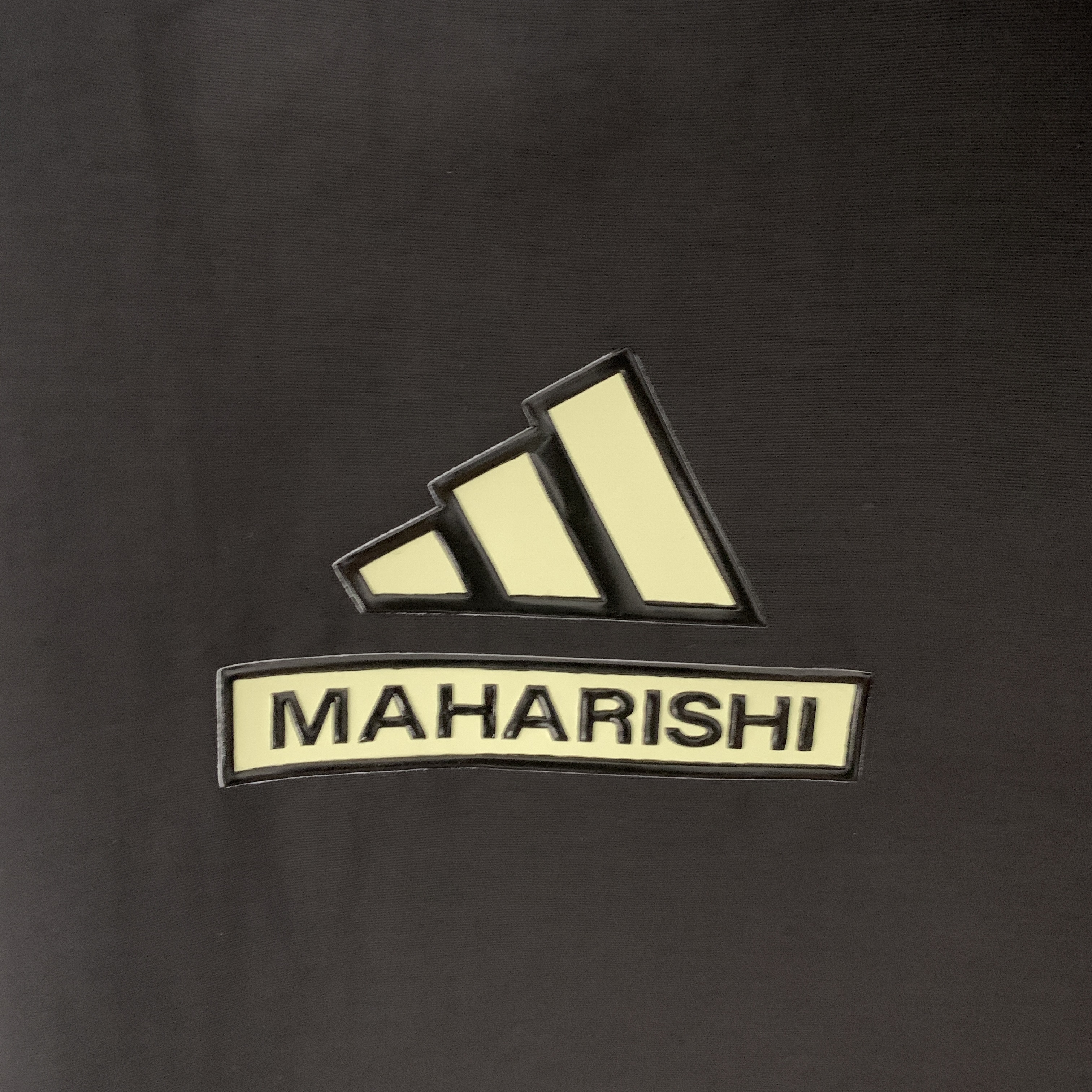 Arsenal x M.A.H.A R.I.S.H.I Limited Edition 23-24 Player Reversible Windbreaker - SOCCERDEALSHOP