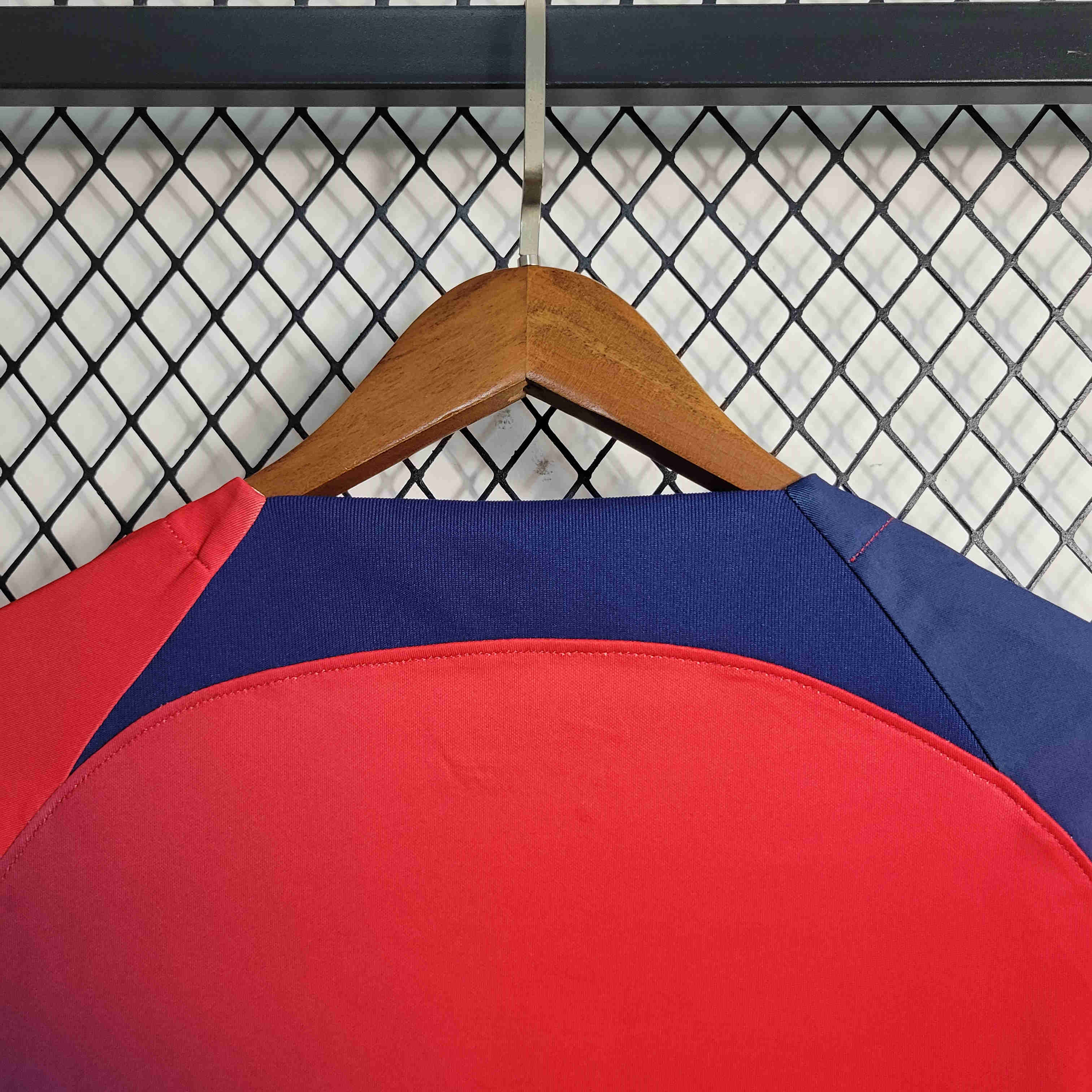 23/24 Paris Saint-Germain PSG Red and Blue Training Jersey - Fans Version - SOCCERDEALSHOP