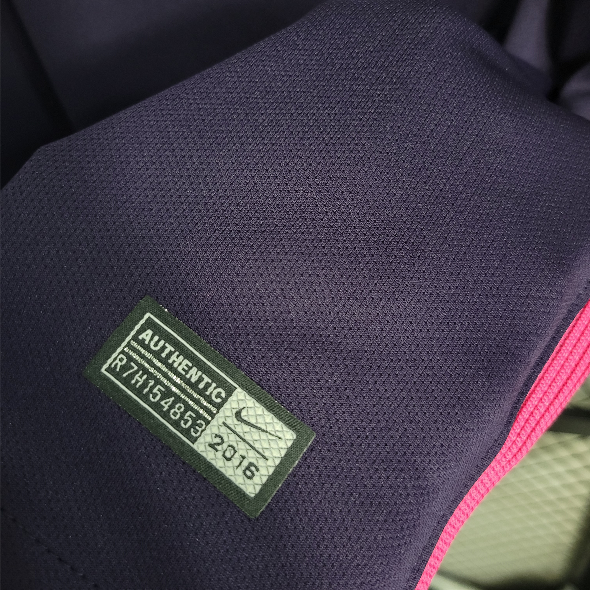 B.A.R.S.A Retro 16-17 Away Stadium Jersey - SOCCERDEALSHOP