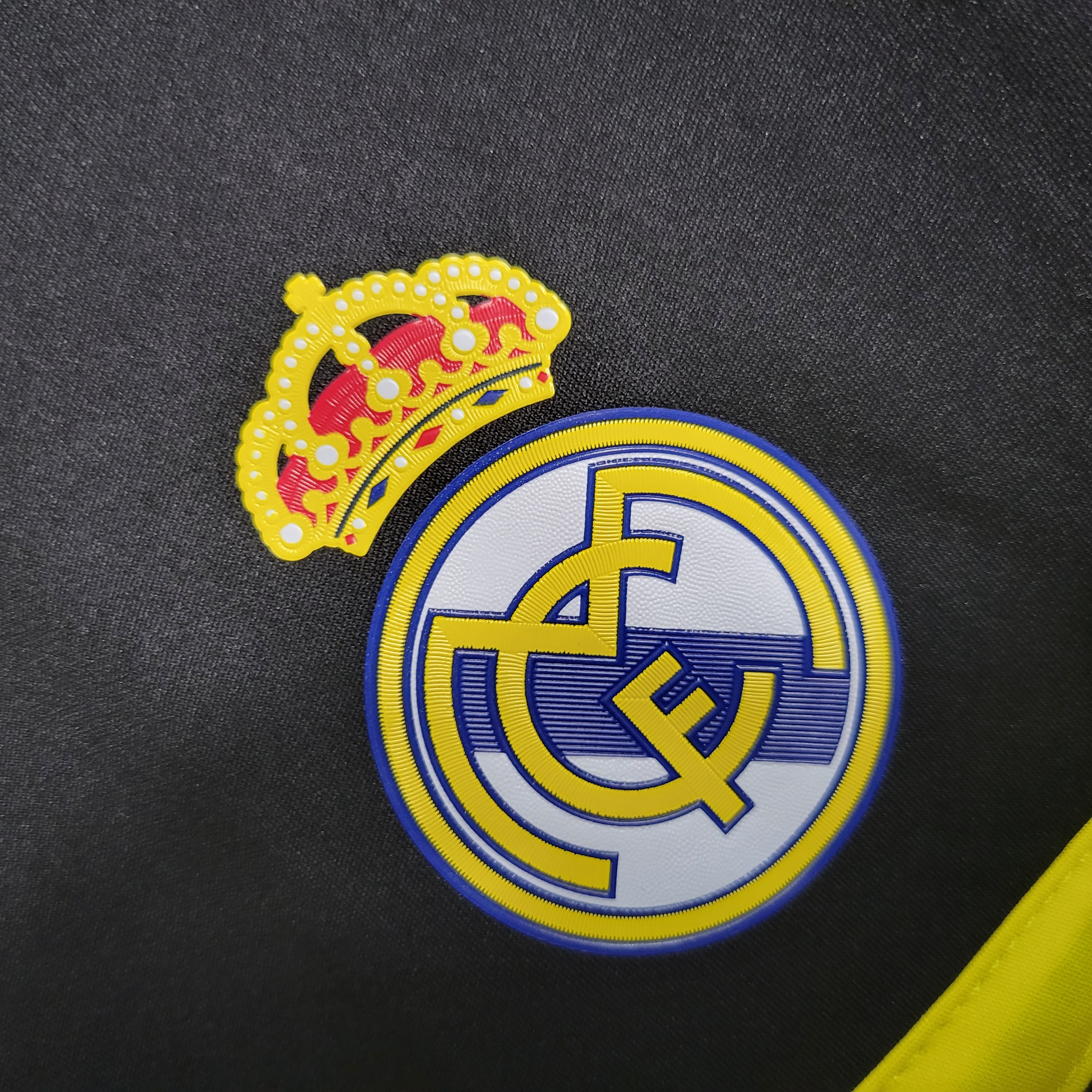 Retro Real Madrid 11-12 Black Goalkeeper Jersey - SOCCERDEALSHOP