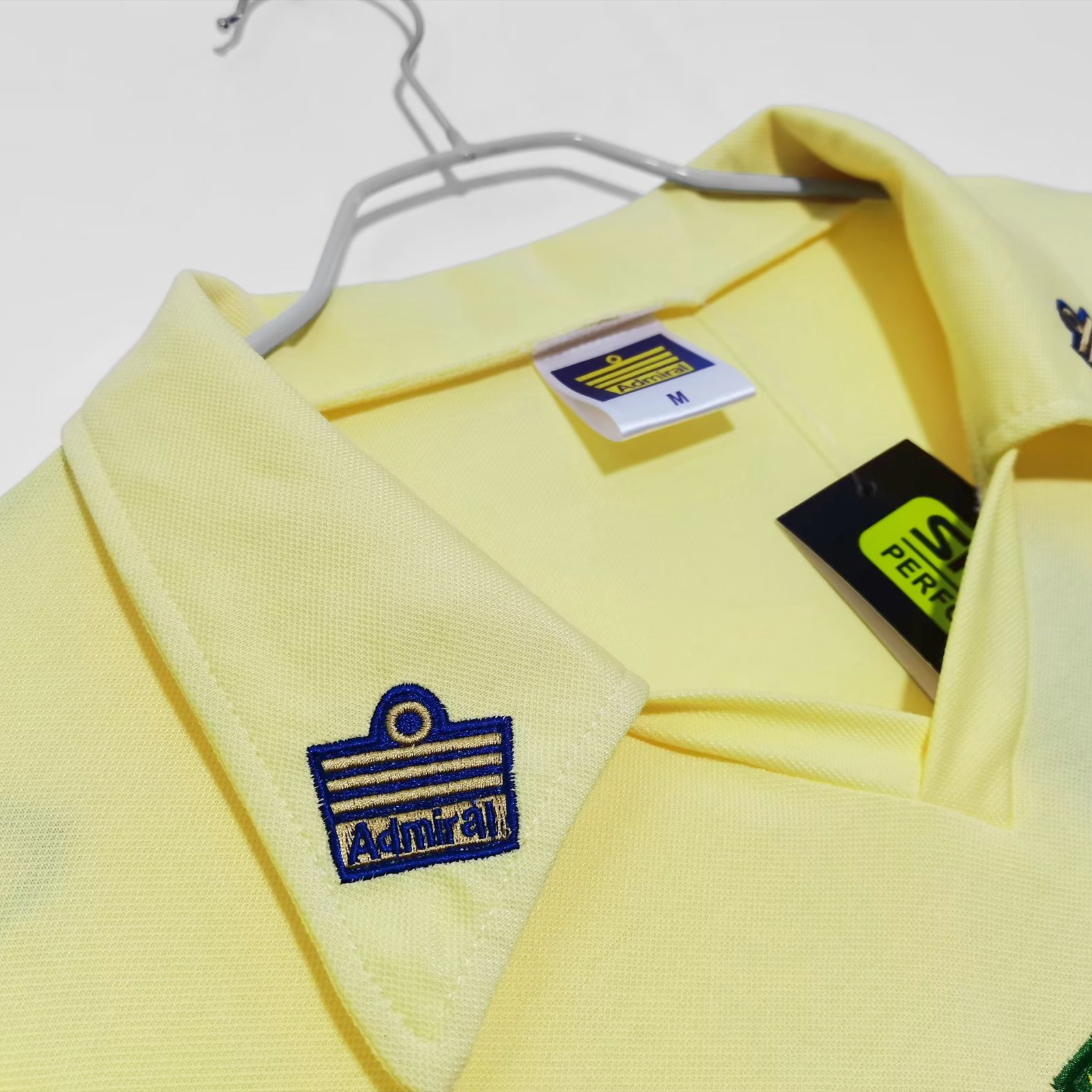 Retro Wales 1976 Away Stadium Jersey - SOCCERDEALSHOP