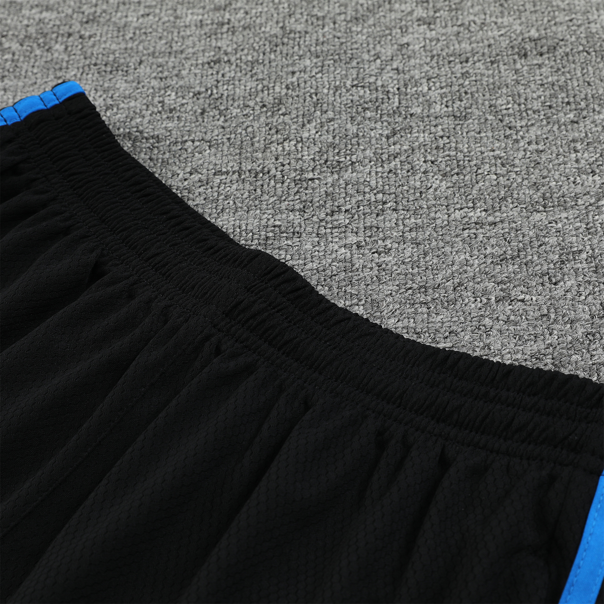 Manchester United 23-24 Vest Training Set Black Line - SOCCERDEALSHOP