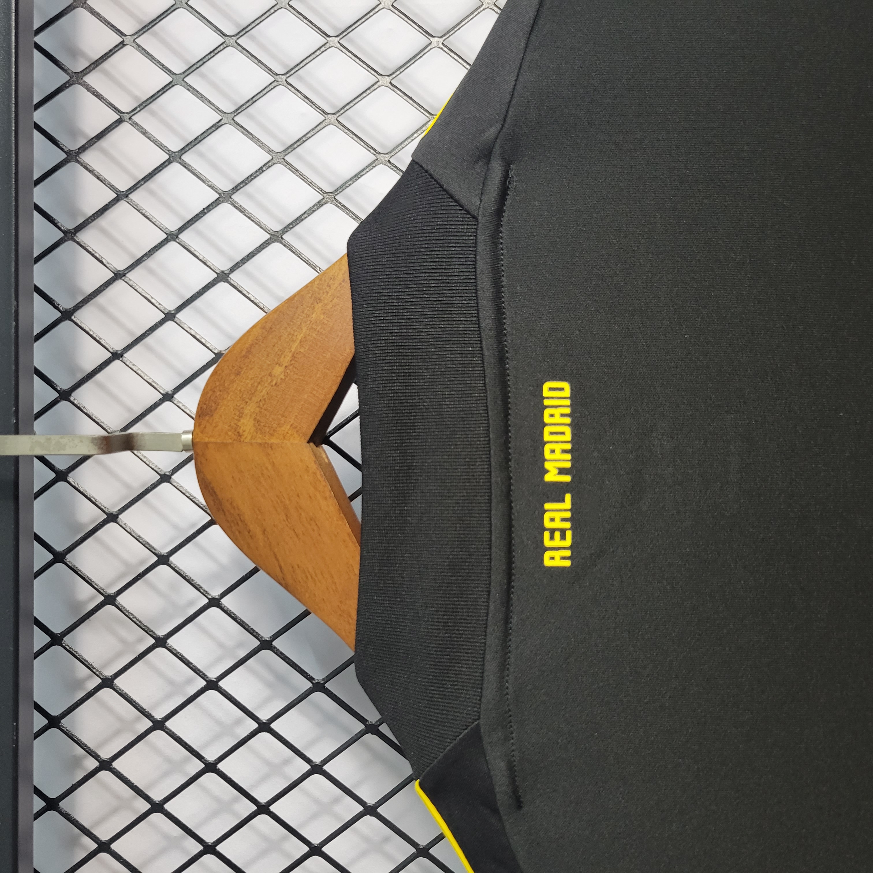 Retro Real Madrid 11-12 Black Goalkeeper Jersey - SOCCERDEALSHOP