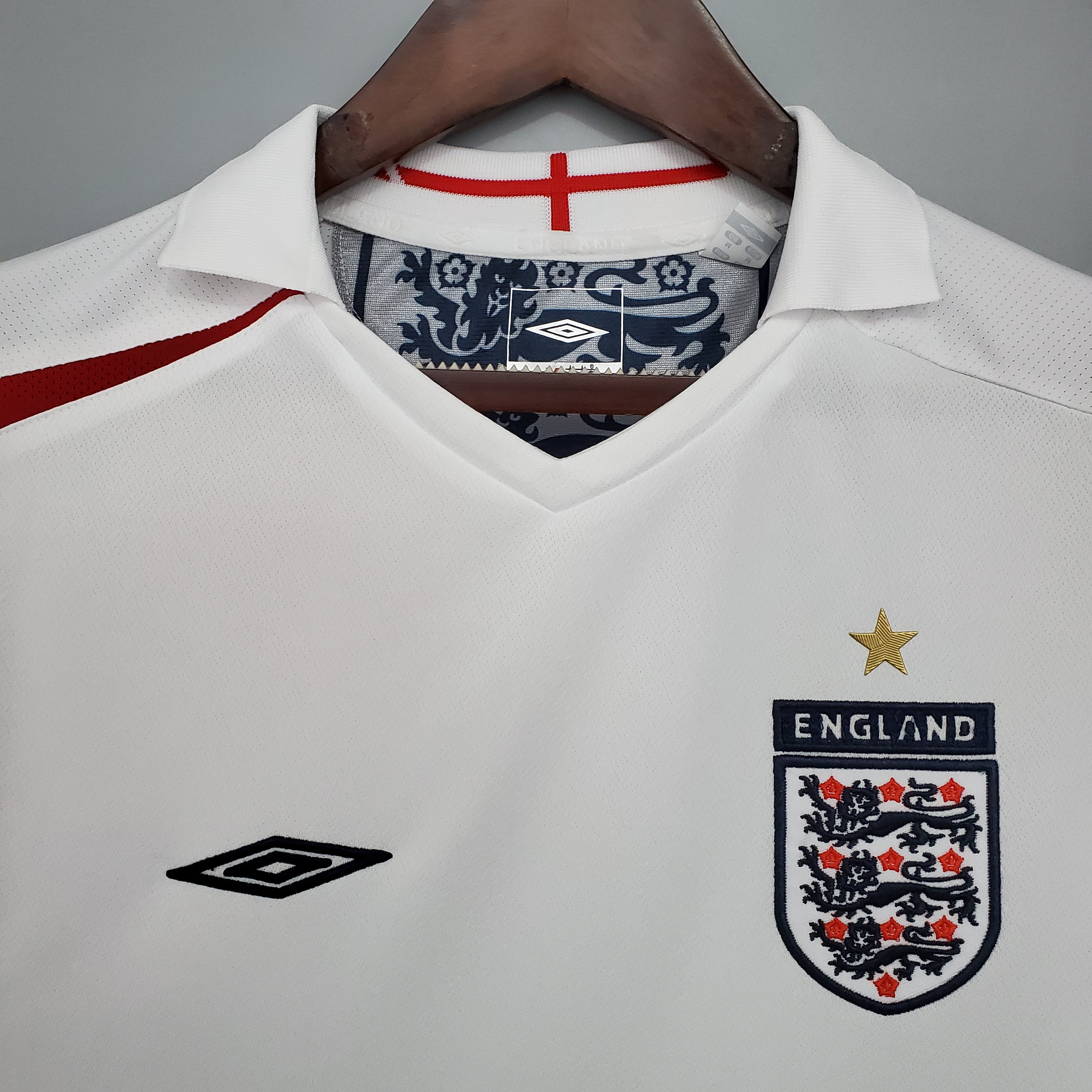 Retro England 2006 Home Stadium Jersey - SOCCERDEALSHOP