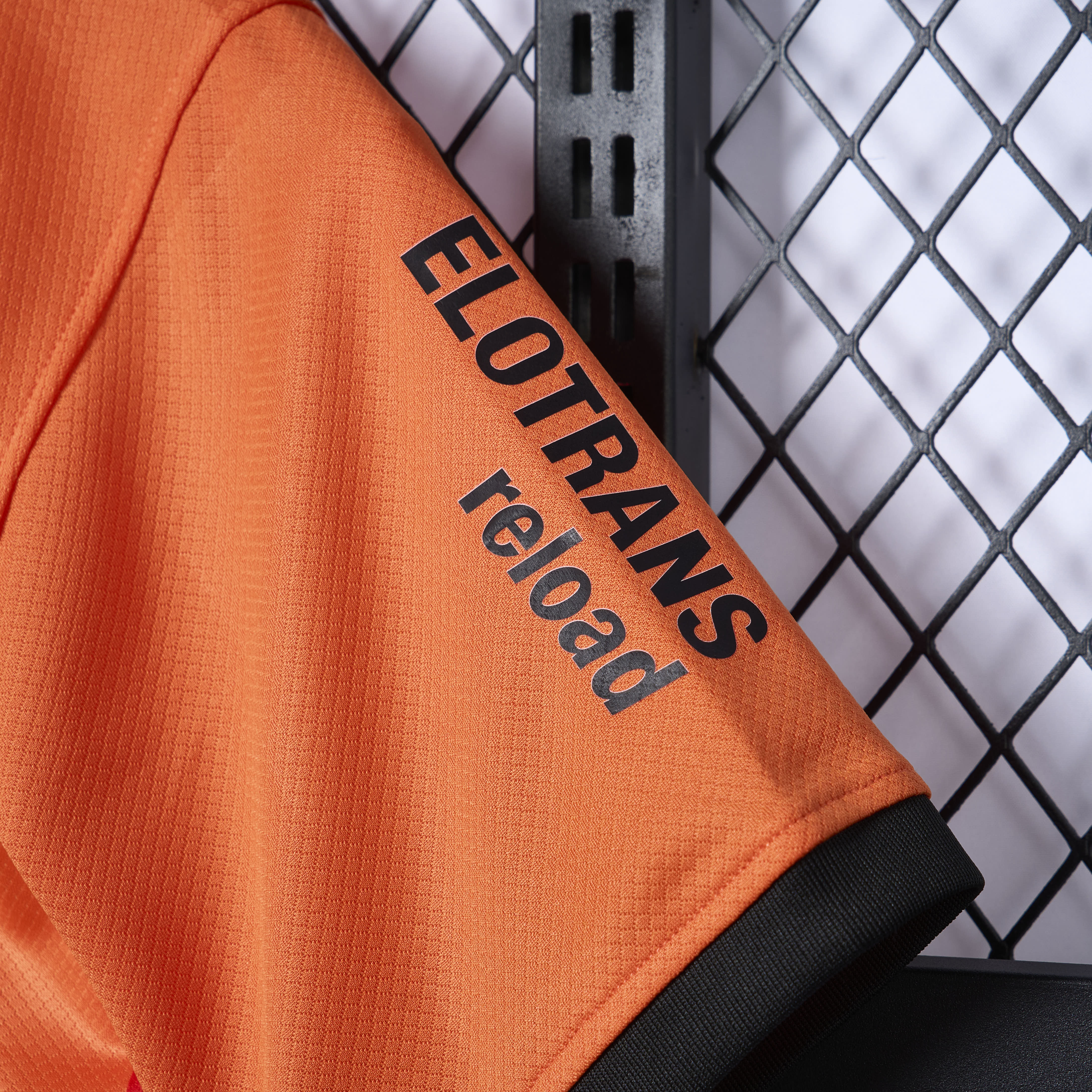 Frankfurt 24-25 Third Jersey - Fans Version - SOCCERDEALSHOP