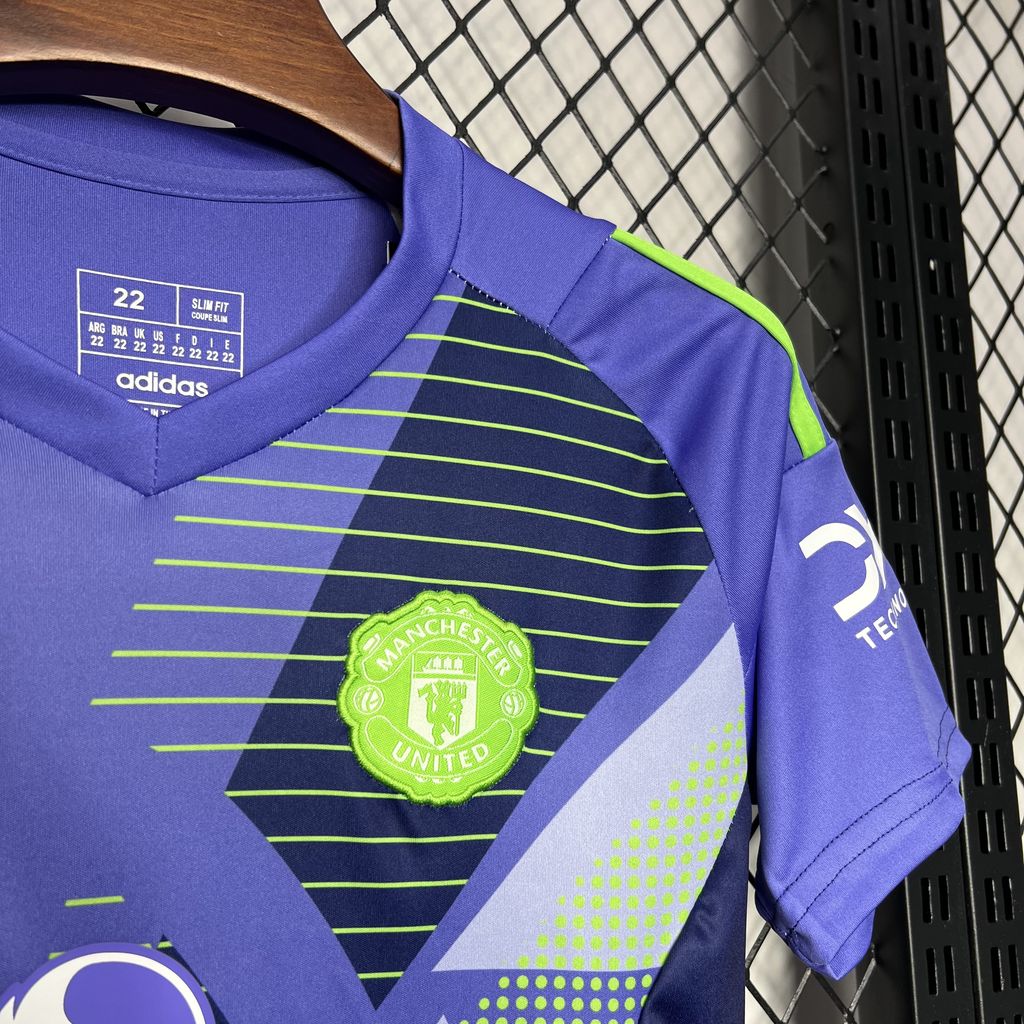 Manchester United 24-25 Purple Goalkeeper Kids Kit - SOCCERDEALSHOP