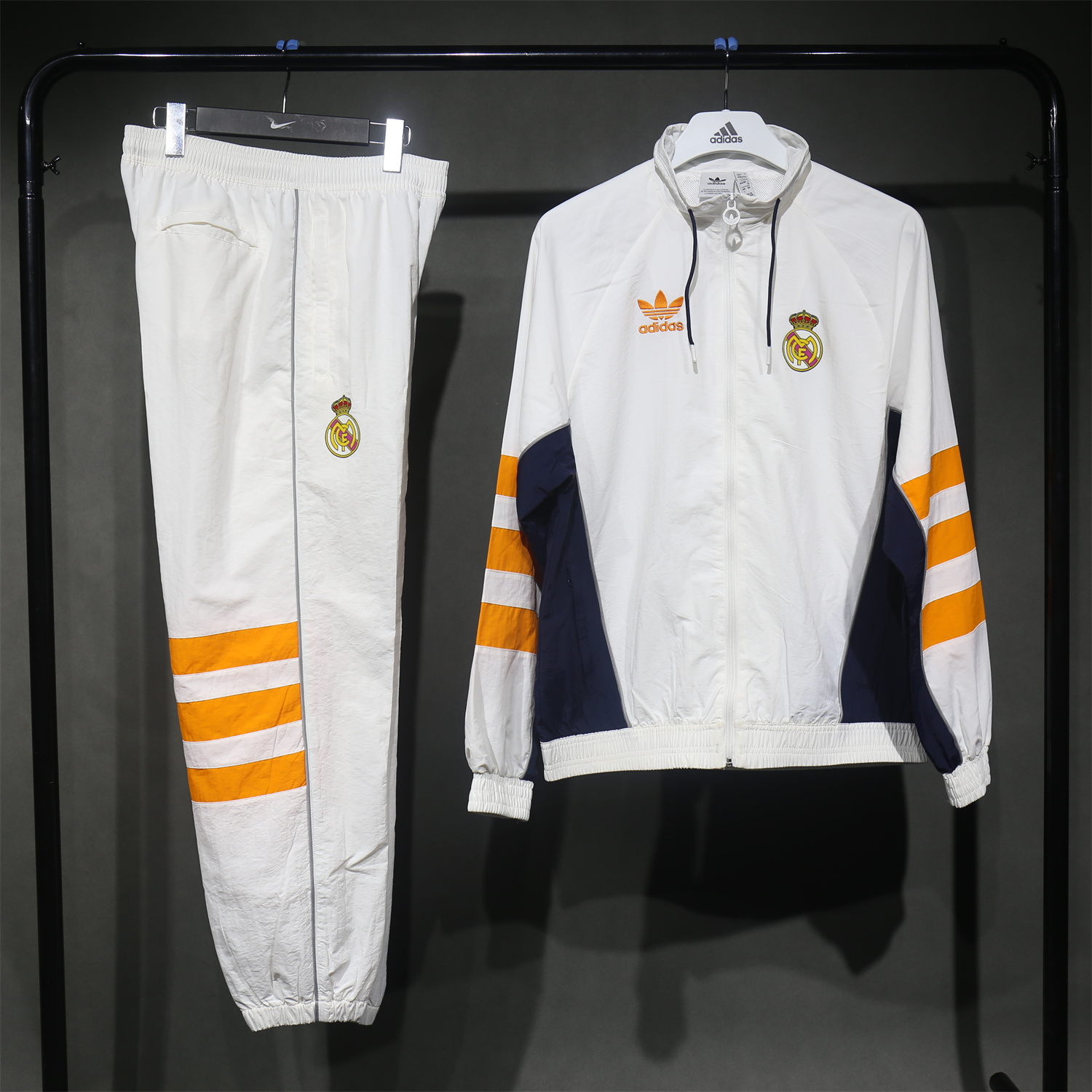 Real Madrid 24-25 Retro Style Player Windbreaker Jacket Suit - White & Orange - SOCCERDEALSHOP