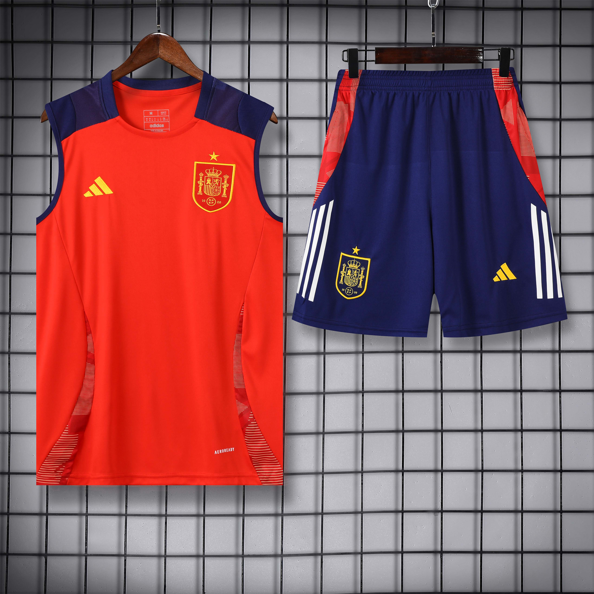 Spain 24-25 Vest Training Set - Red - SOCCERDEALSHOP