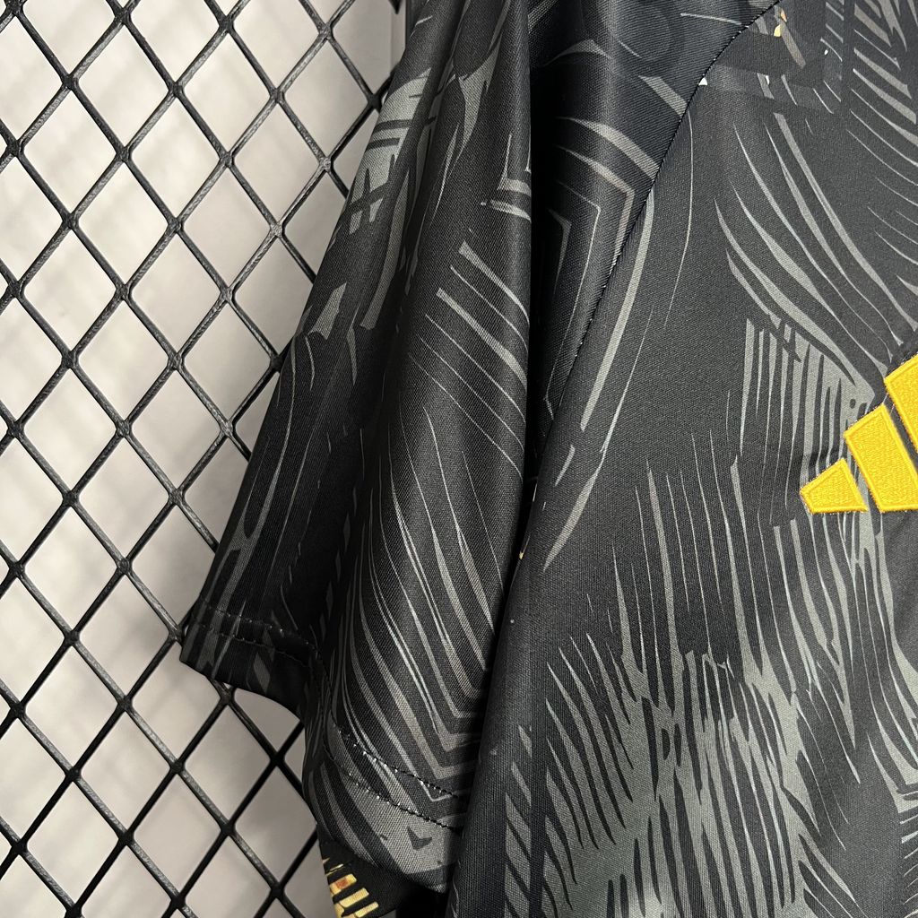 Real Madrid 24-25 Black and Gloden Lion Jersey - Fans Version - SOCCERDEALSHOP