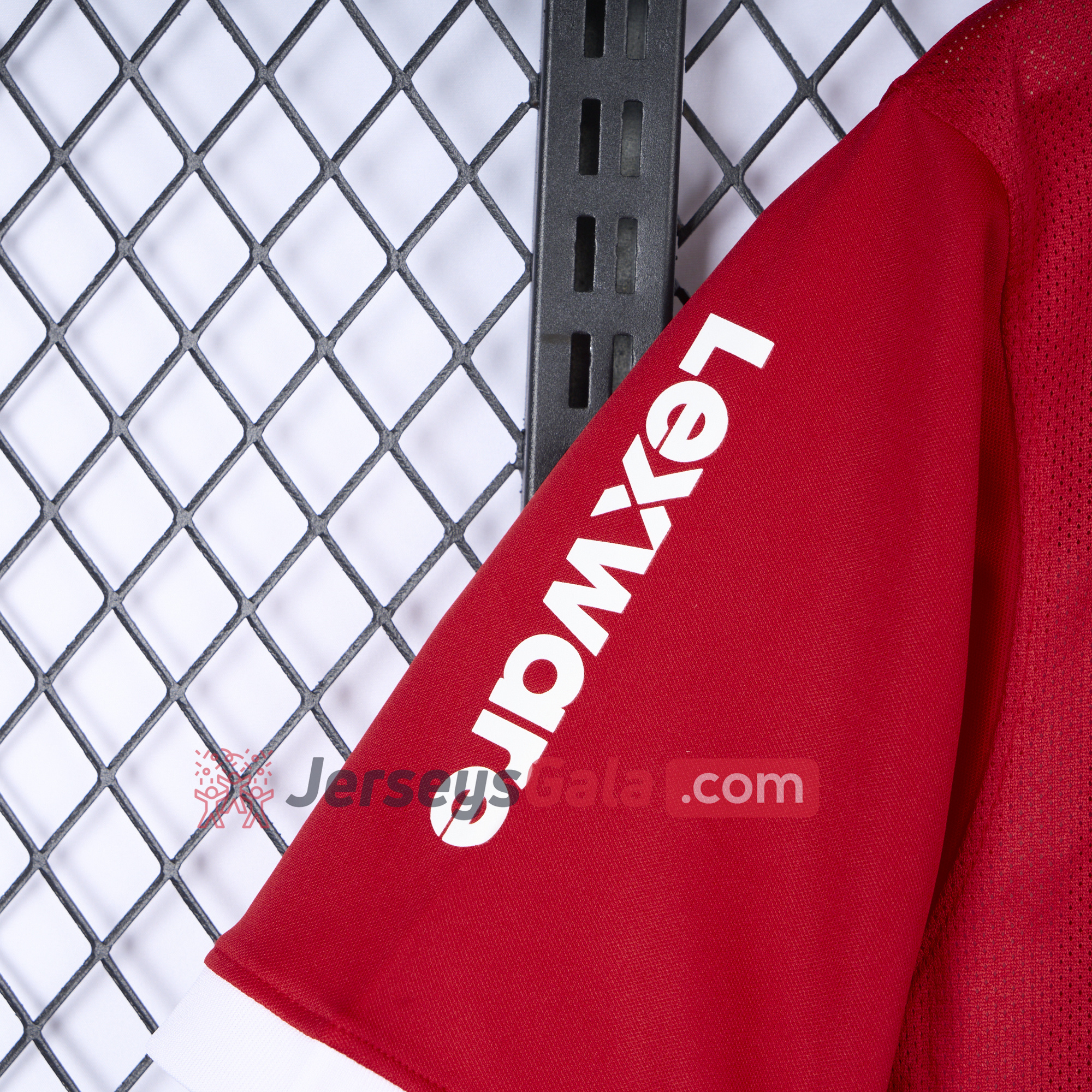 SC Freiburg 24-25 Home Jersey - Fans Version - SOCCERDEALSHOP