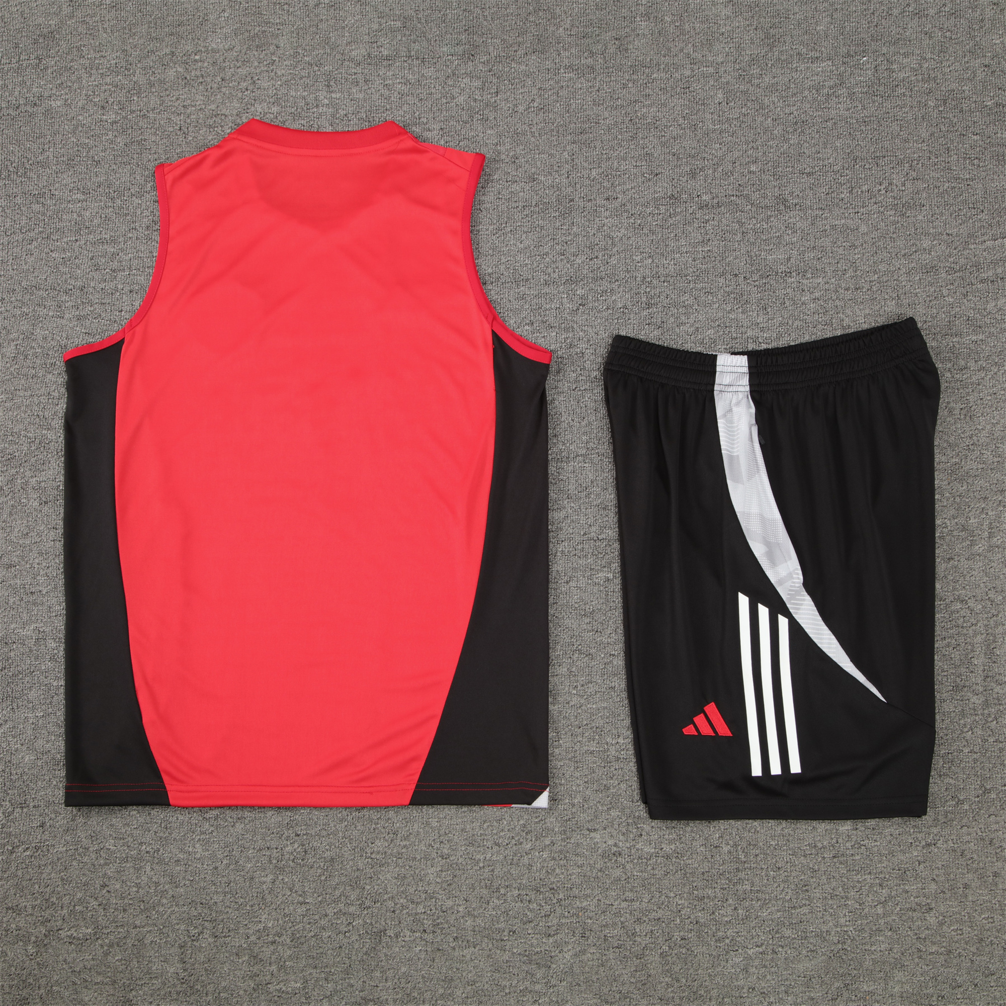 Manchester United 24-25 Vest Training Set - Red - SOCCERDEALSHOP