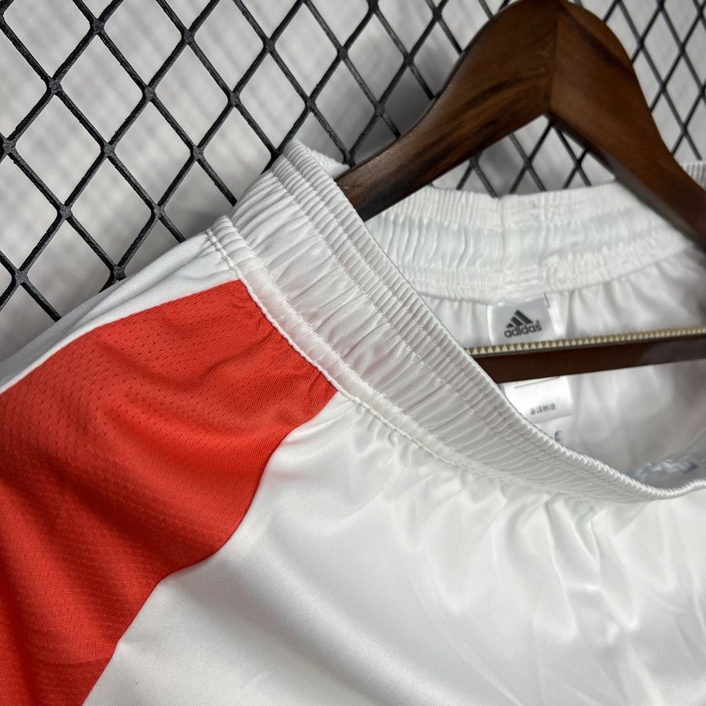 Manchester United 24-25 Home Shorts - Fans Version - SOCCERDEALSHOP