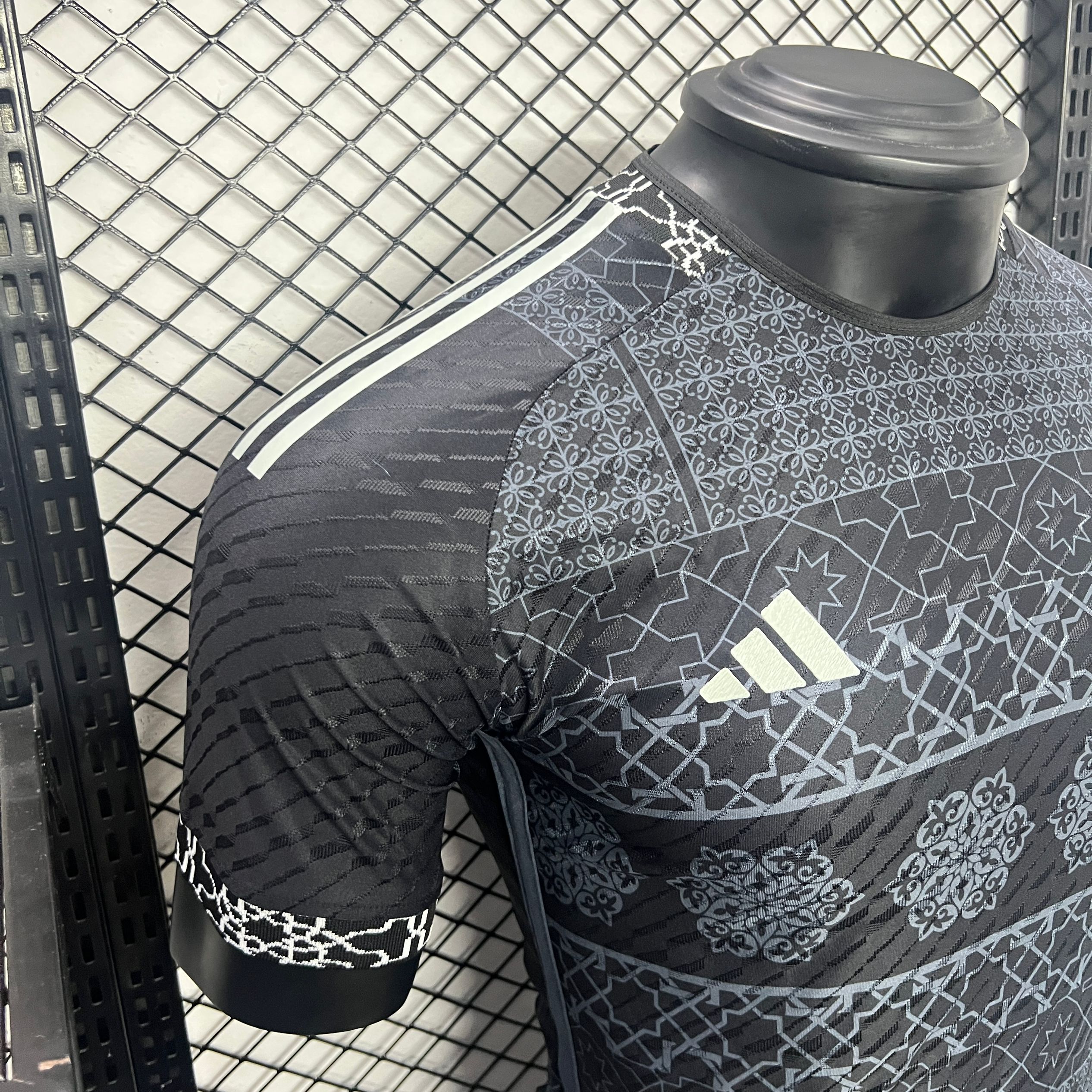 Real Madrid 24-25 Black architecture Special Edition Jersey - Player Version - SOCCERDEALSHOP