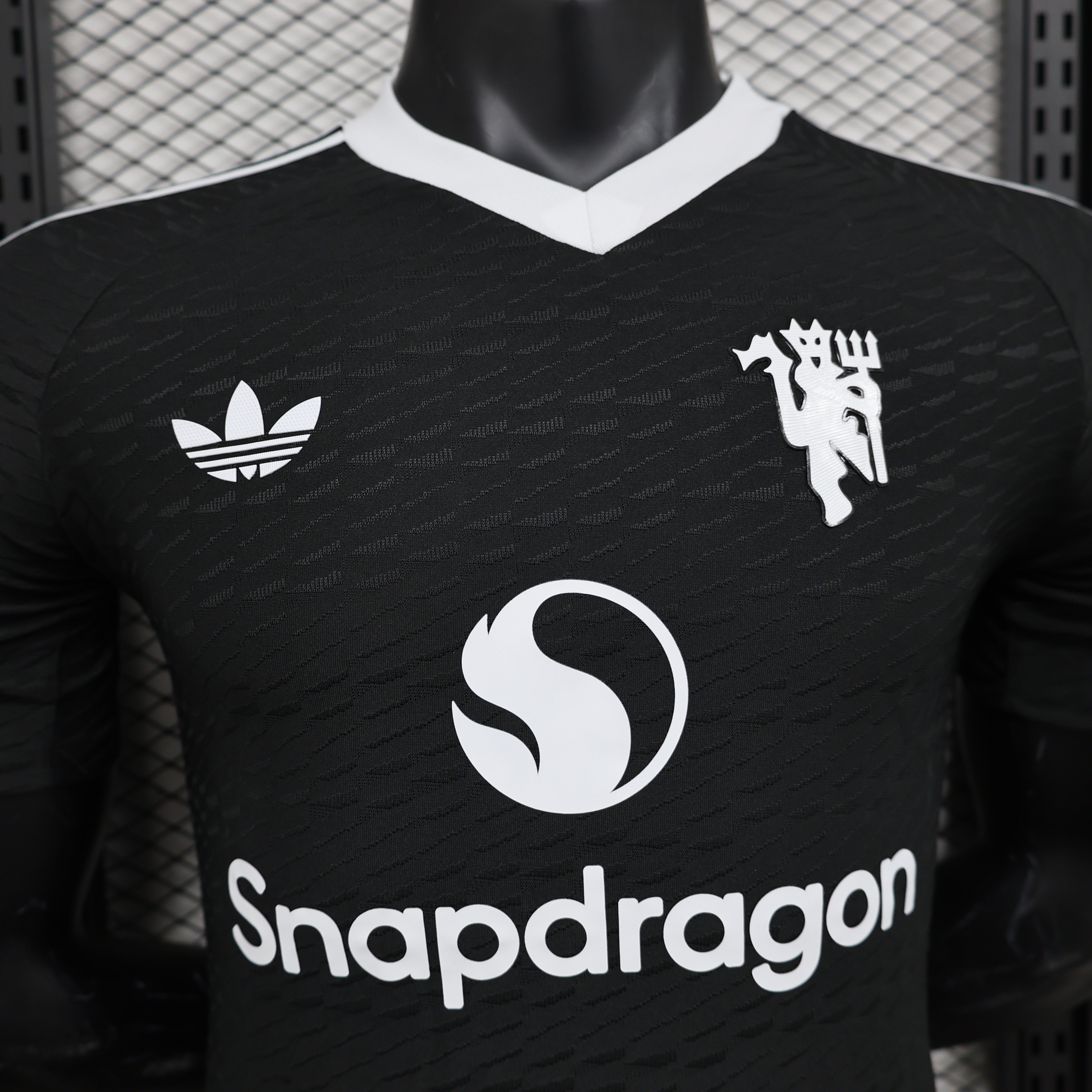 Manchester United 24-25 Goalkeeper GK Third Jersey - Player Version - SOCCERDEALSHOP