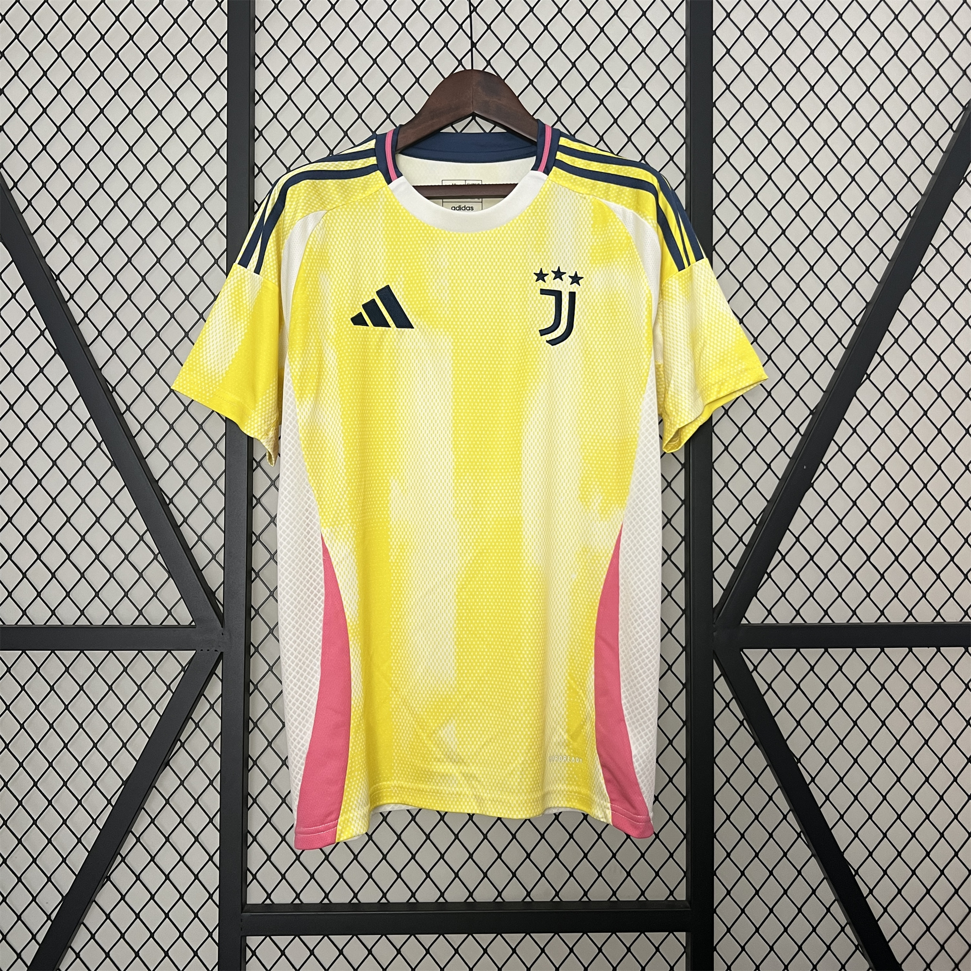 Juventus 24-25 Away Jersey - Fans Version - SOCCERDEALSHOP